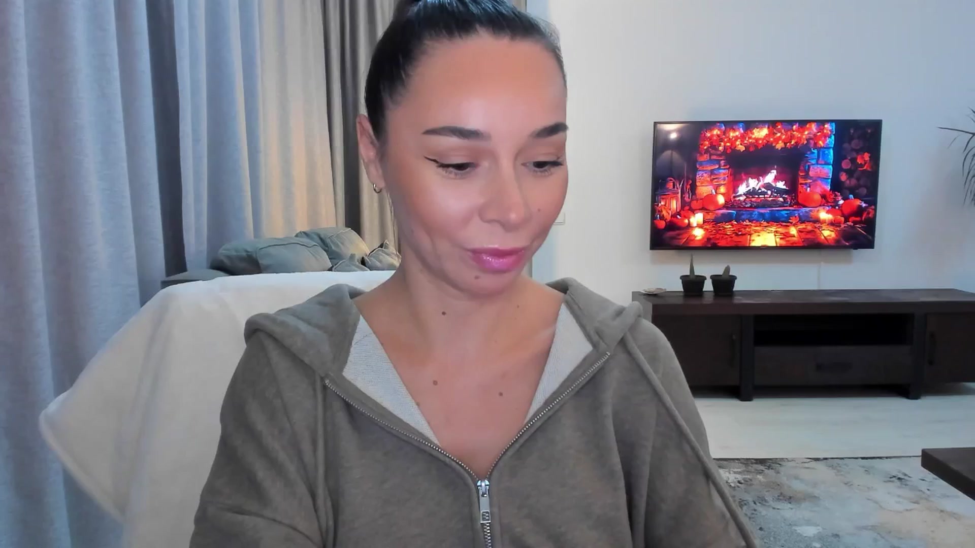 Gallery image thumbnail from beatricebae's myfreecams stream on, 10/13/2025, 15:06 image 1 of 20