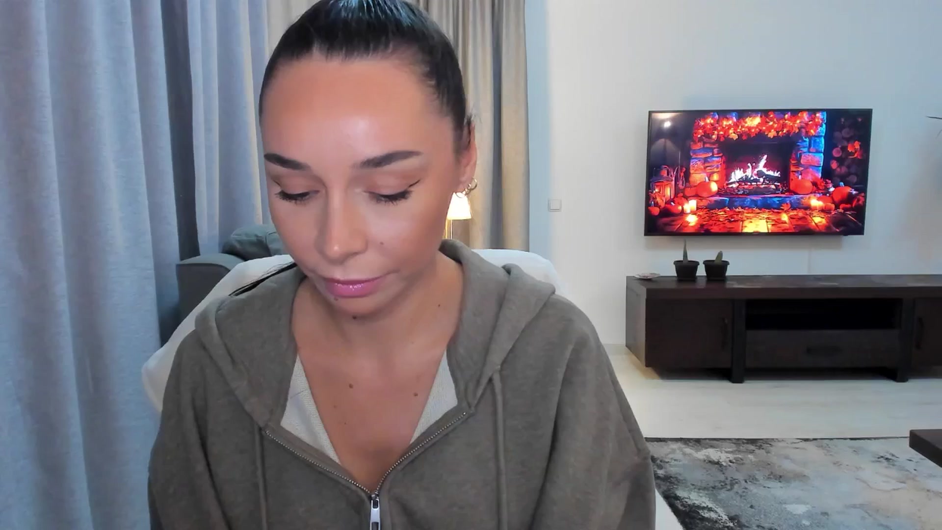 Gallery image thumbnail from beatricebae's myfreecams stream on, 10/13/2025, 15:06 image 19 of 20