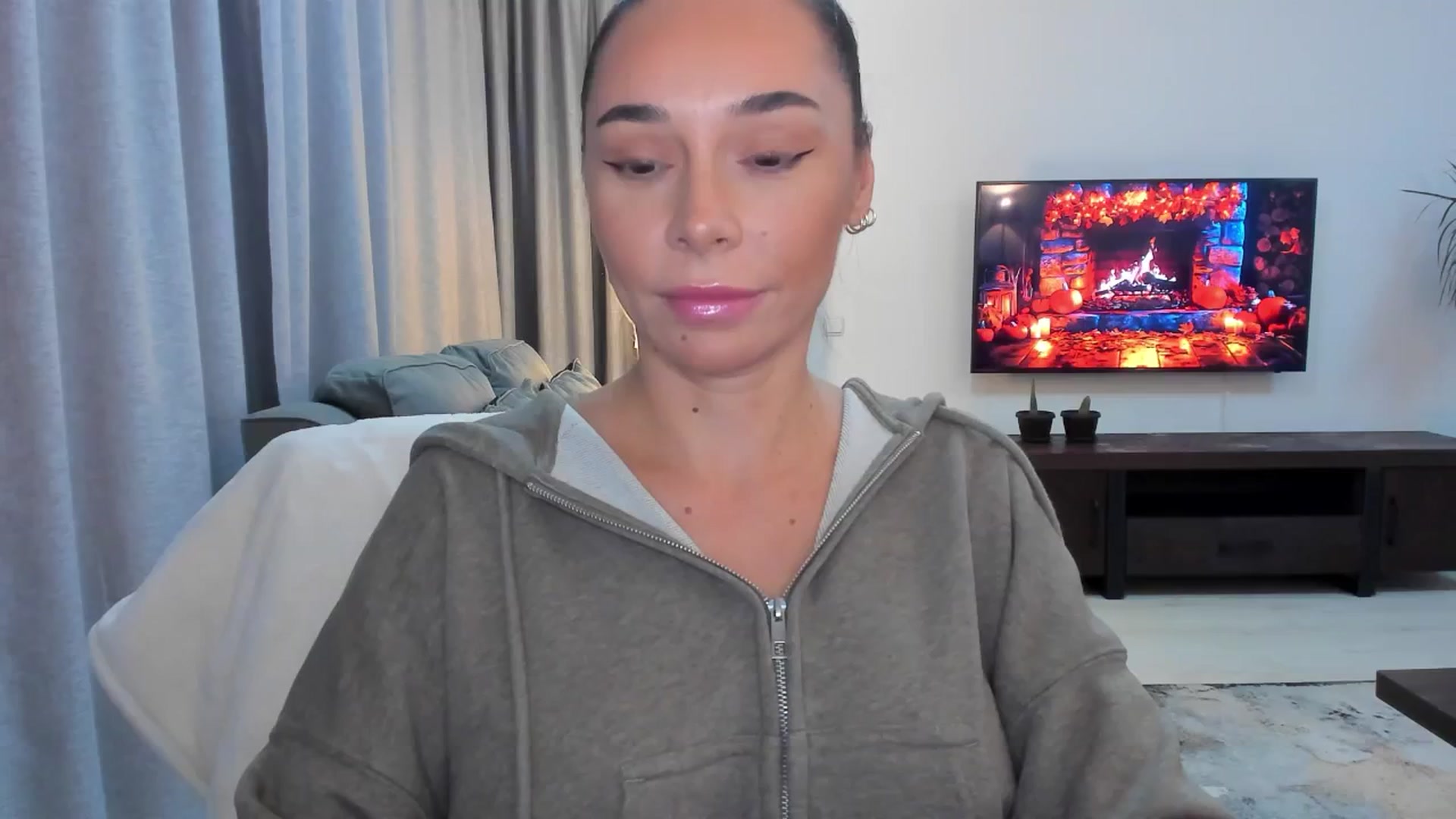 Gallery image thumbnail from beatricebae's myfreecams stream on, 10/13/2025, 15:06 image 4 of 20