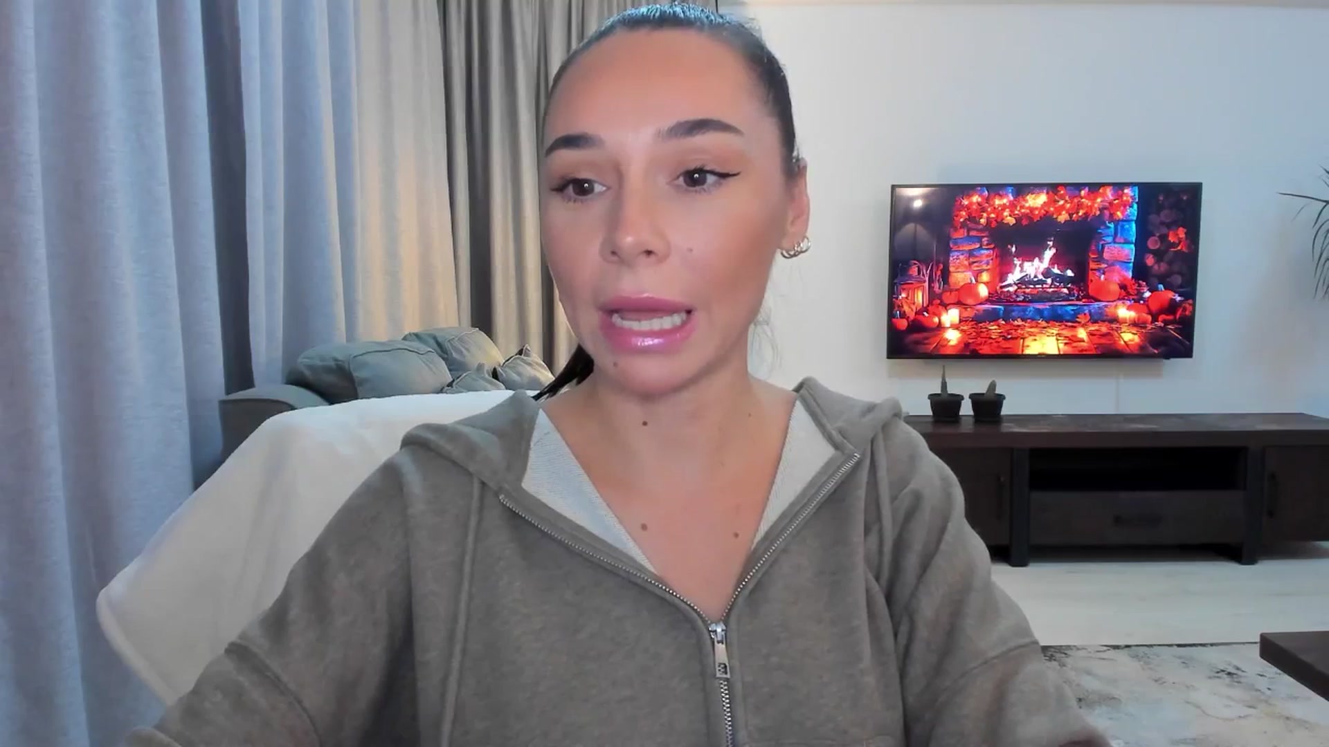 Gallery image thumbnail from beatricebae's myfreecams stream on, 10/13/2025, 15:06 image 8 of 20