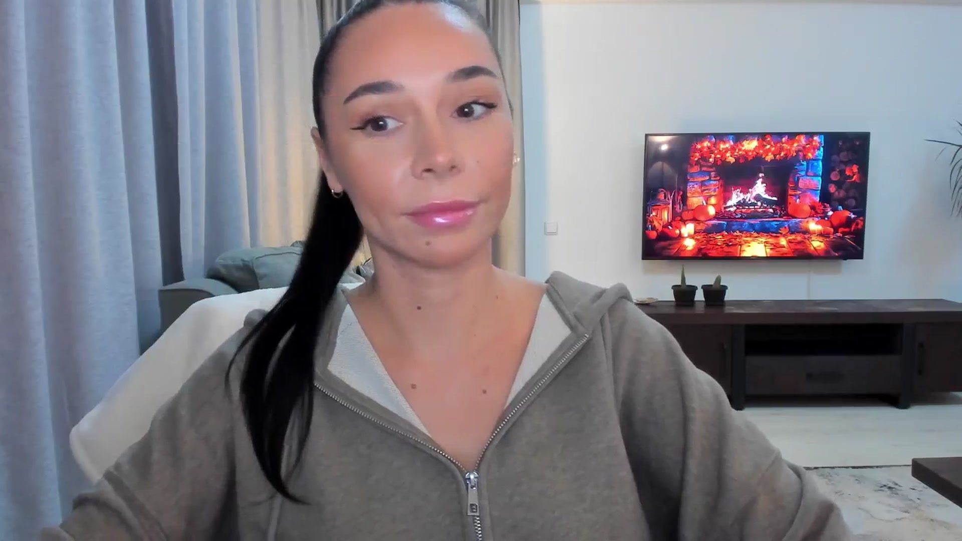 Gallery image thumbnail from beatricebae's myfreecams stream on, 10/13/2025, 15:06 image 7 of 20