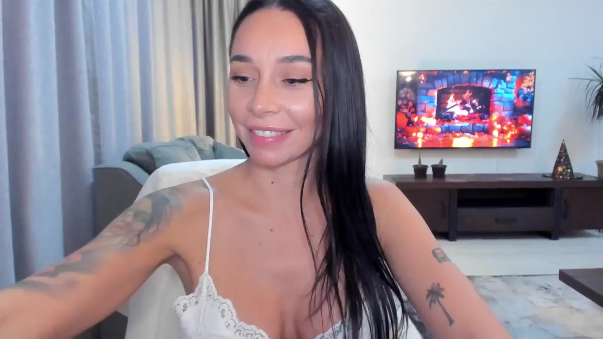 Gallery image thumbnail from beatricebae's myfreecams stream on, 10/17/2025, 14:37 image 8 of 20