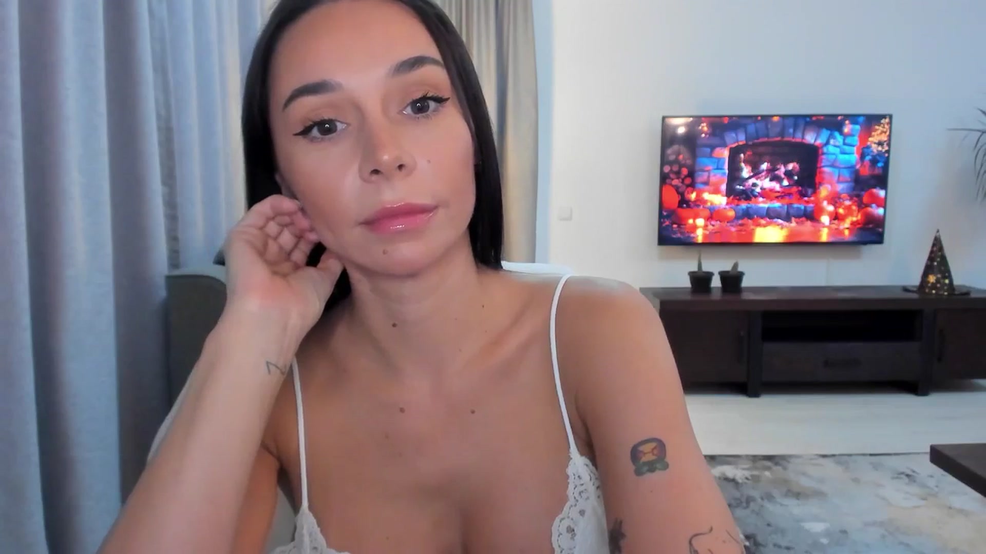 Gallery image thumbnail from beatricebae's myfreecams stream on, 10/17/2025, 14:37 image 12 of 20