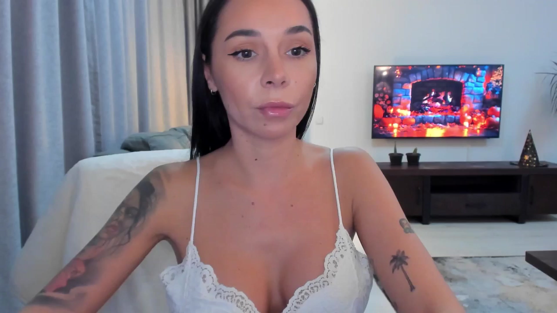 Gallery image thumbnail from beatricebae's myfreecams stream on, 10/17/2025, 14:37 image 19 of 20
