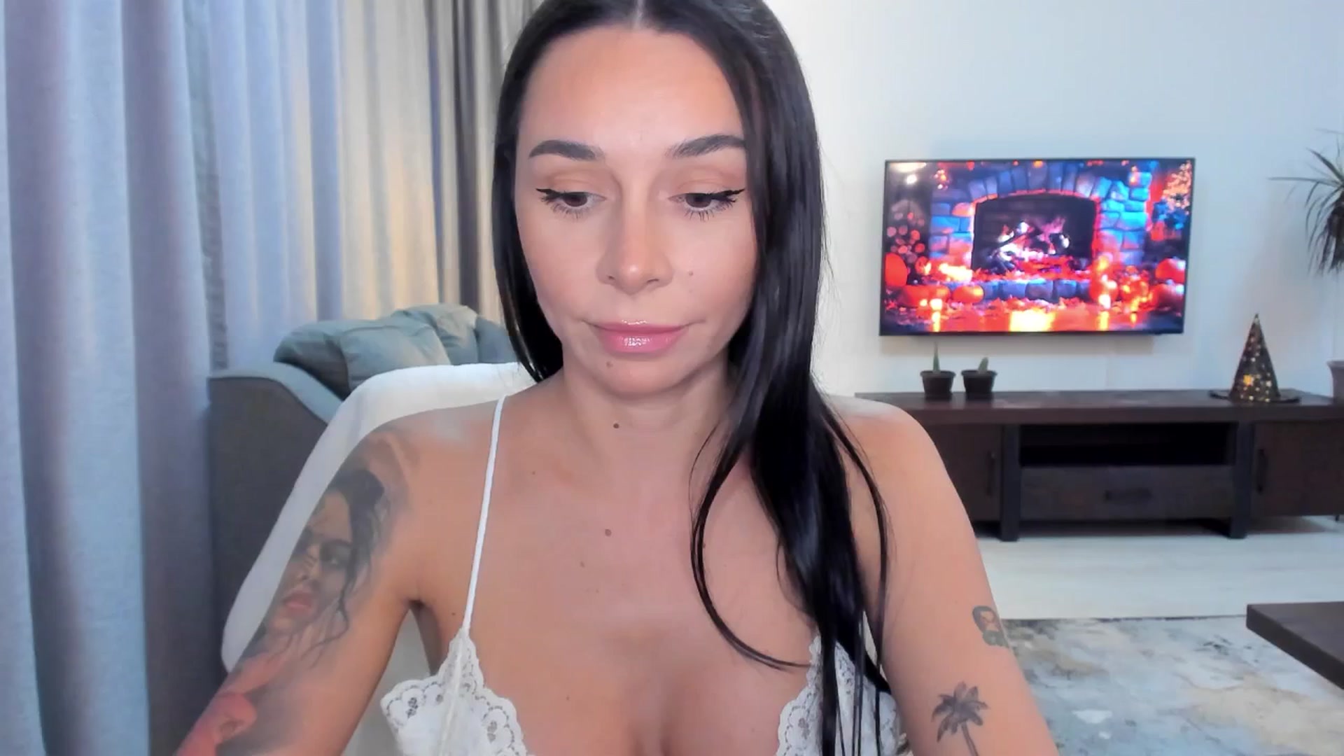 Gallery image thumbnail from beatricebae's myfreecams stream on, 10/17/2025, 14:37 image 1 of 20