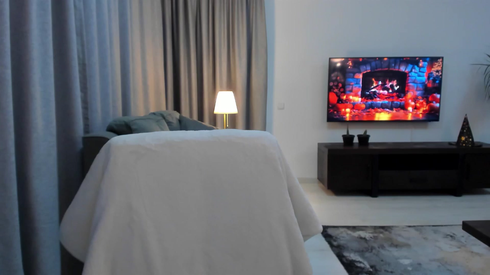 Gallery image thumbnail from beatricebae's myfreecams stream on, 10/17/2025, 14:37 image 18 of 20