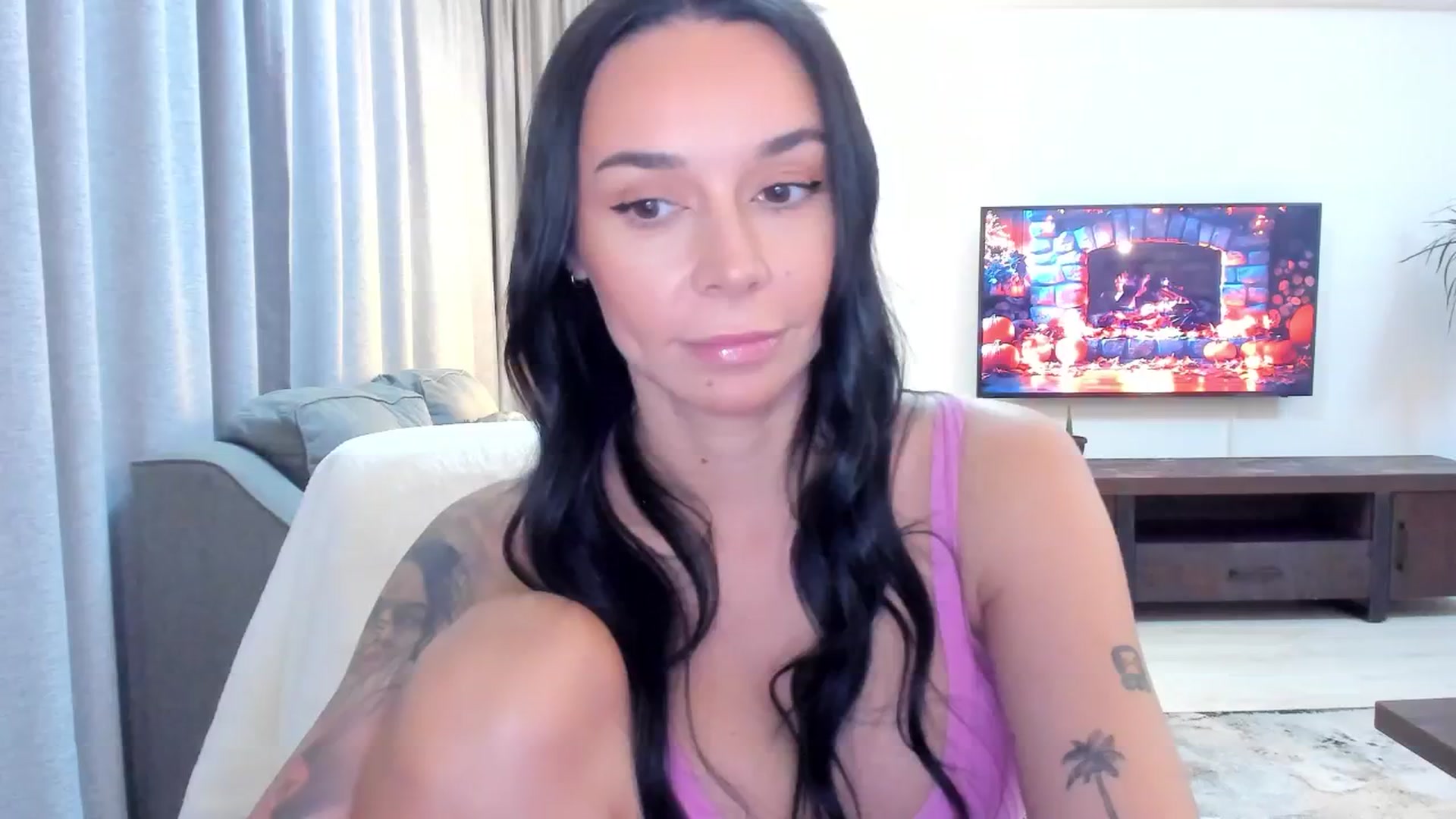 Gallery image thumbnail from beatricebae's myfreecams stream on, 11/11/2025, 15:11 image 5 of 20