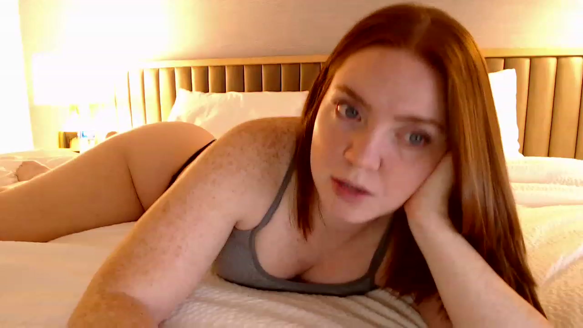 Gallery image thumbnail from bebered96's myfreecams stream on, 12/16/2022, 13:20 image 17 of 20