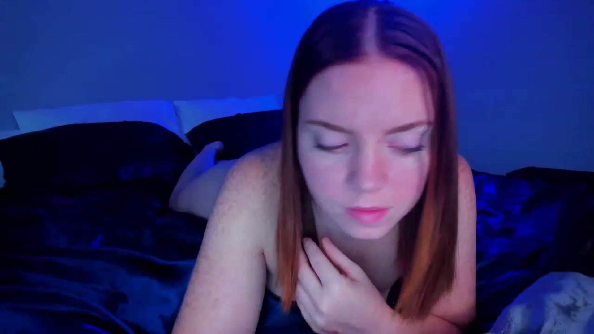 Gallery image thumbnail from bebered96's myfreecams stream on, 12/22/2022, 16:46 image 12 of 20