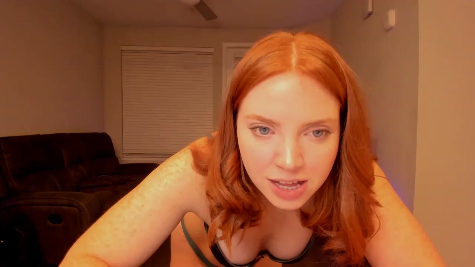 Gallery image thumbnail from bebered96's myfreecams stream on, 12/26/2022, 24:17 image 10 of 20