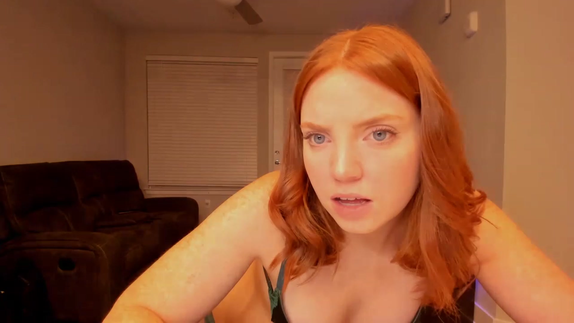 Gallery image thumbnail from bebered96's myfreecams stream on, 12/26/2022, 24:17 image 12 of 20