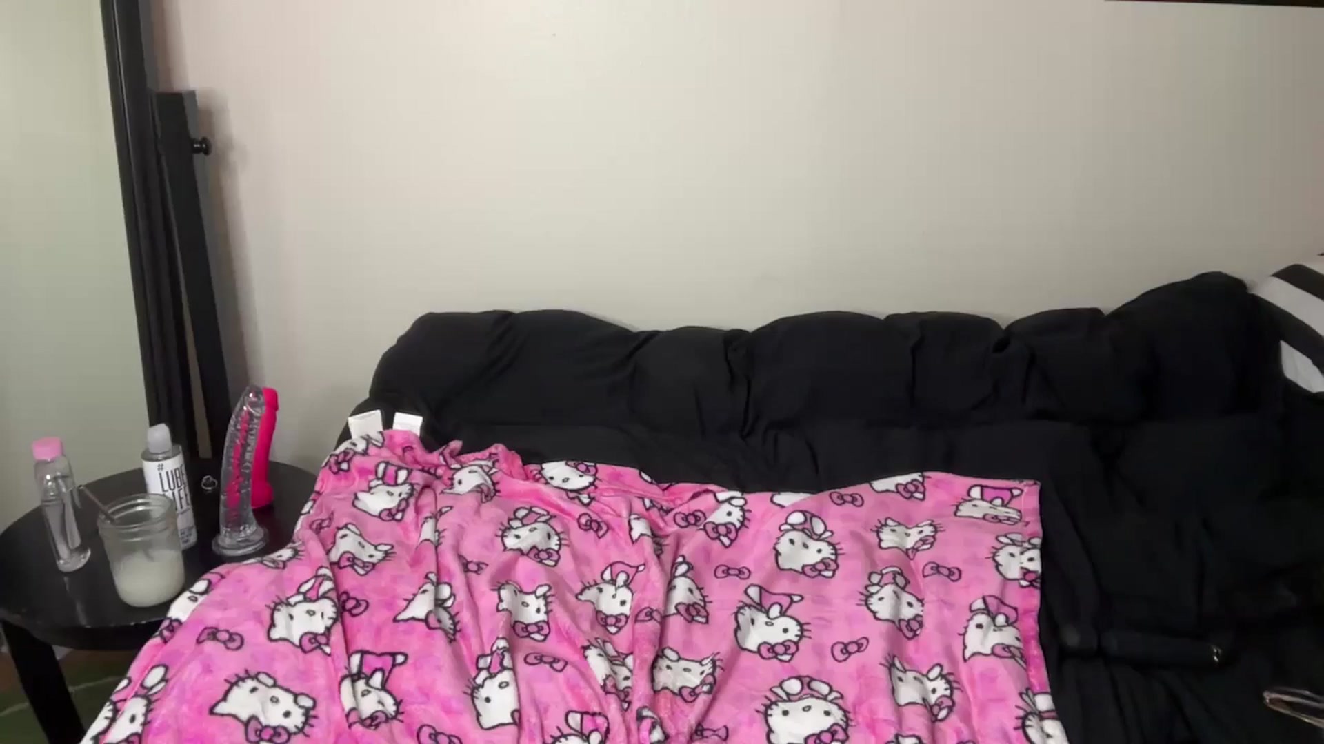 Gallery image thumbnail from bec69's myfreecams stream on, 04/08/2026, 23:07 image 14 of 20