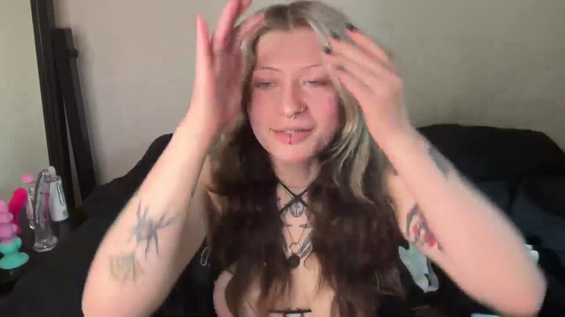 Gallery image thumbnail from bec69's myfreecams stream on, 04/18/2026, 18:55 image 14 of 20