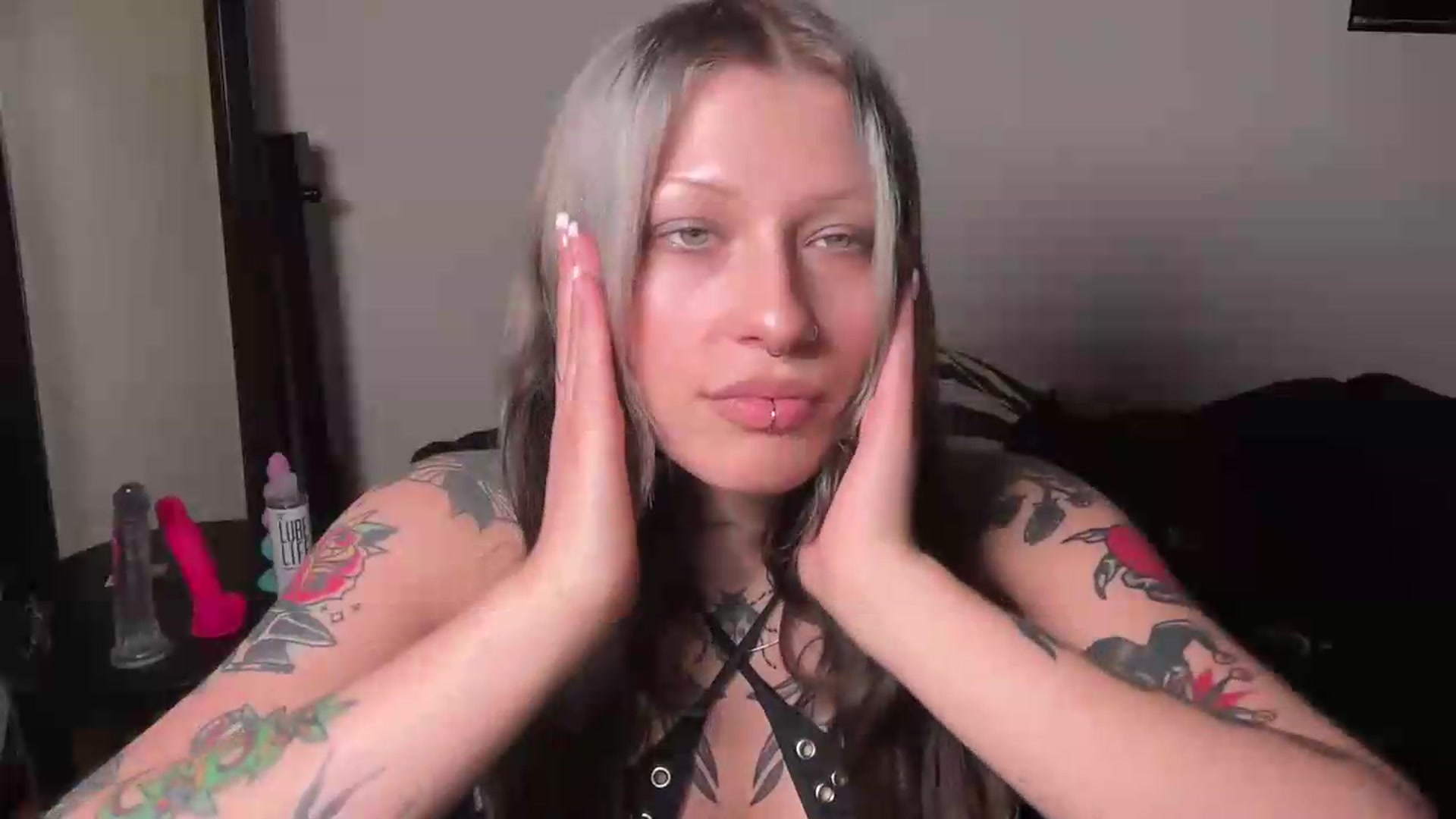 Gallery image thumbnail from bec69's myfreecams stream on, 05/26/2026, 04:39 image 9 of 20