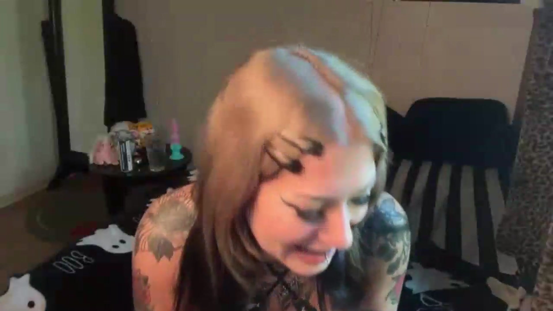 Gallery image thumbnail from bec69's myfreecams stream on, 08/12/2026, 19:57 image 17 of 20