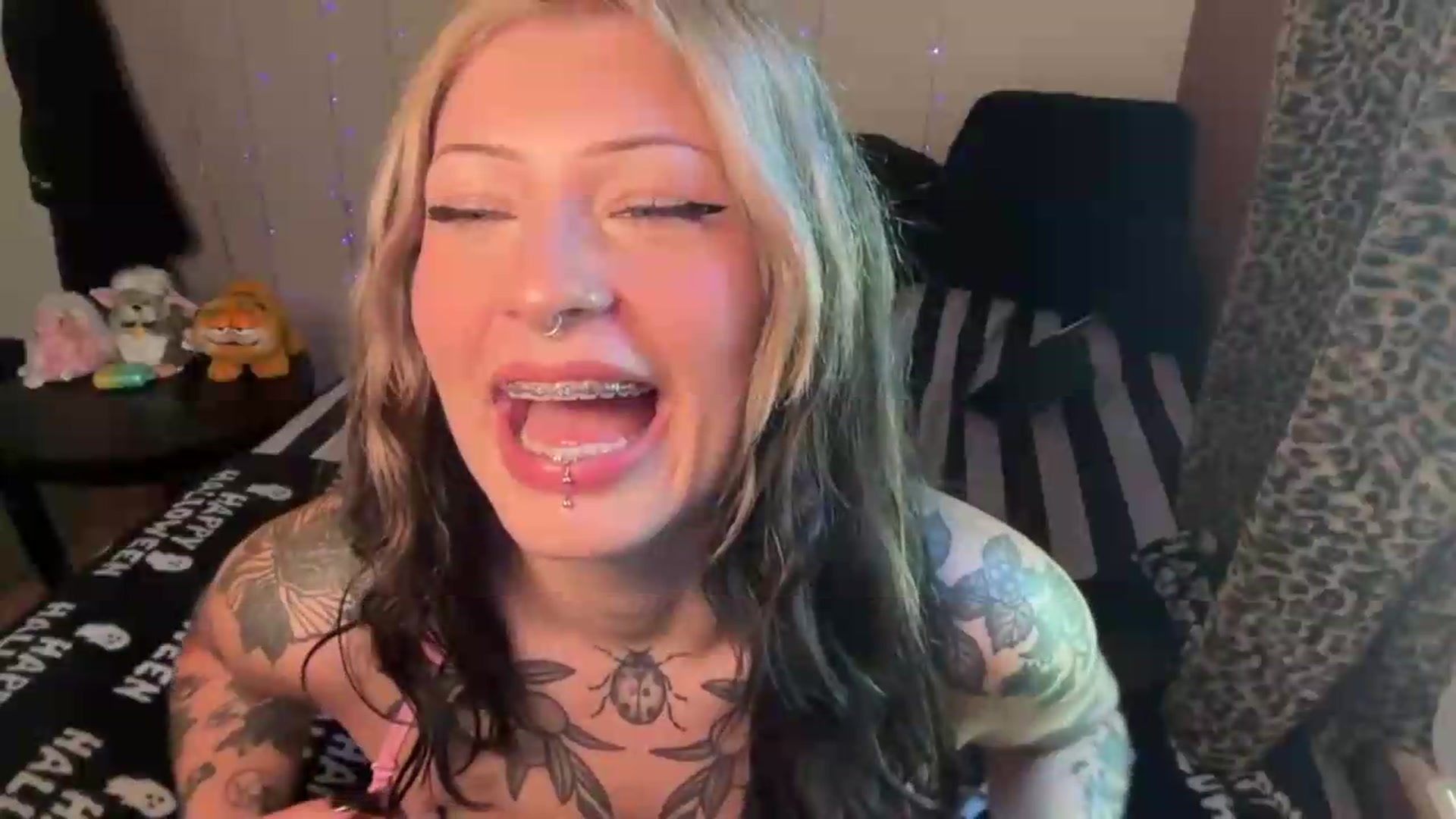 Gallery image thumbnail from bec69's myfreecams stream on, 08/20/2026, 19:54 image 13 of 20