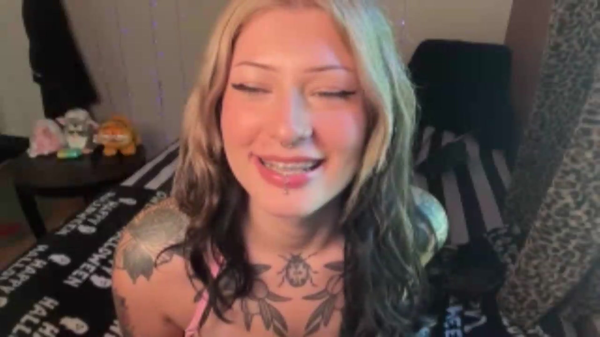Gallery image thumbnail from bec69's myfreecams stream on, 08/20/2026, 19:54 image 12 of 20
