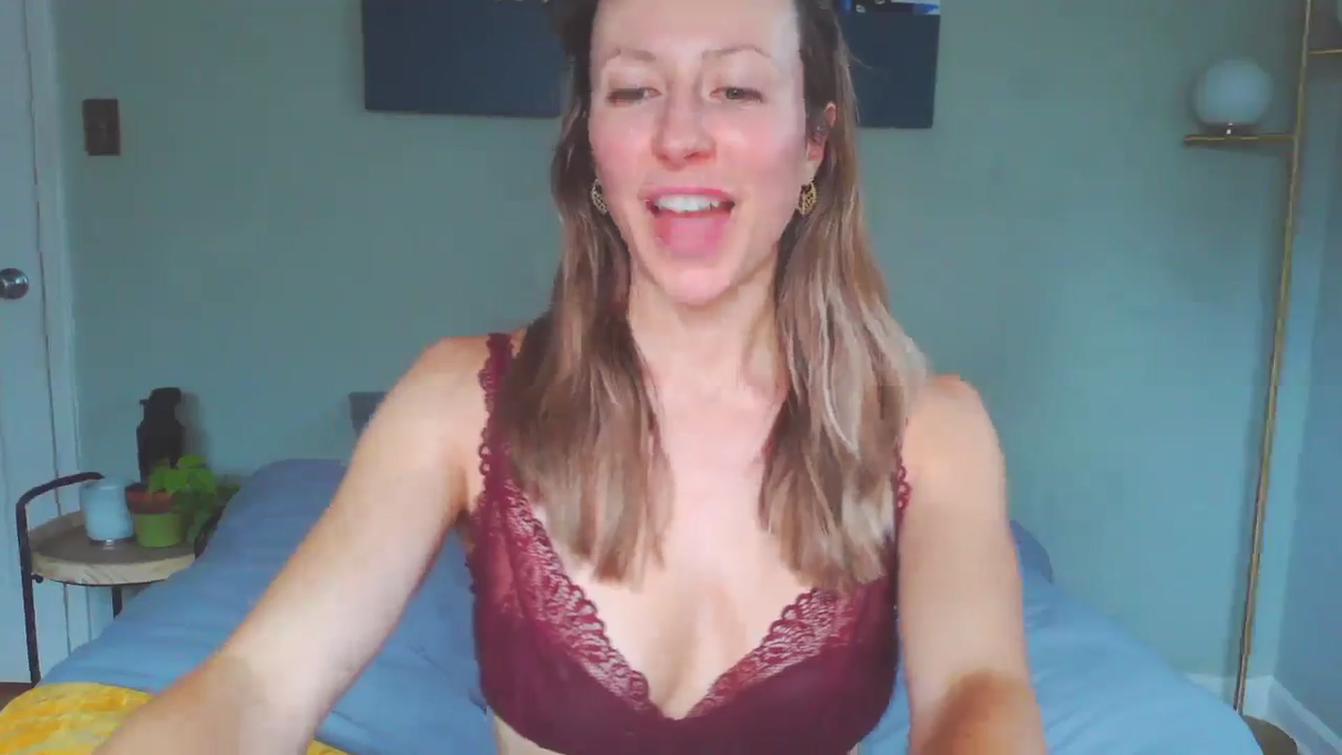 Gallery image thumbnail from bellabaxxxter's myfreecams stream on, 11/19/2024, 16:28 image 10 of 20