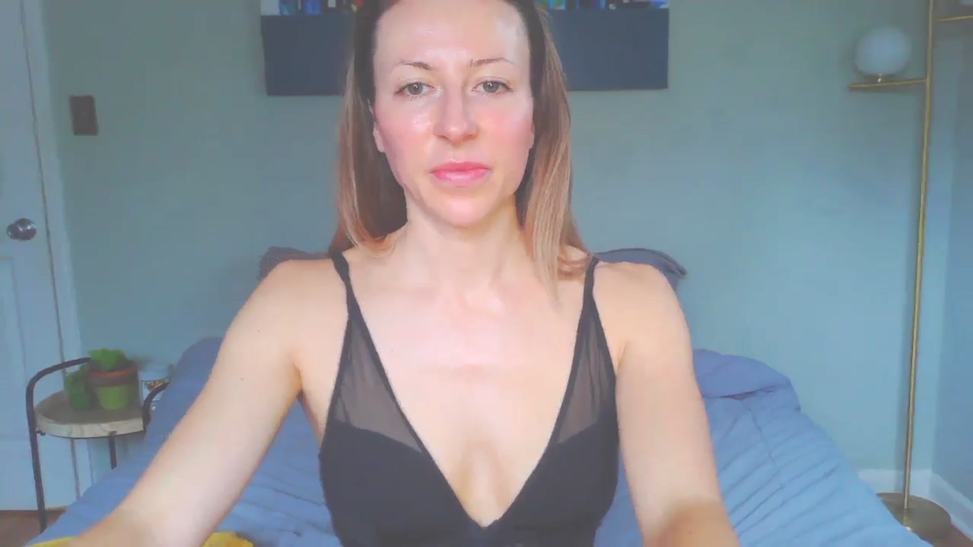 Gallery image thumbnail from bellabaxxxter's myfreecams stream on, 12/15/2024, 16:53 image 6 of 20