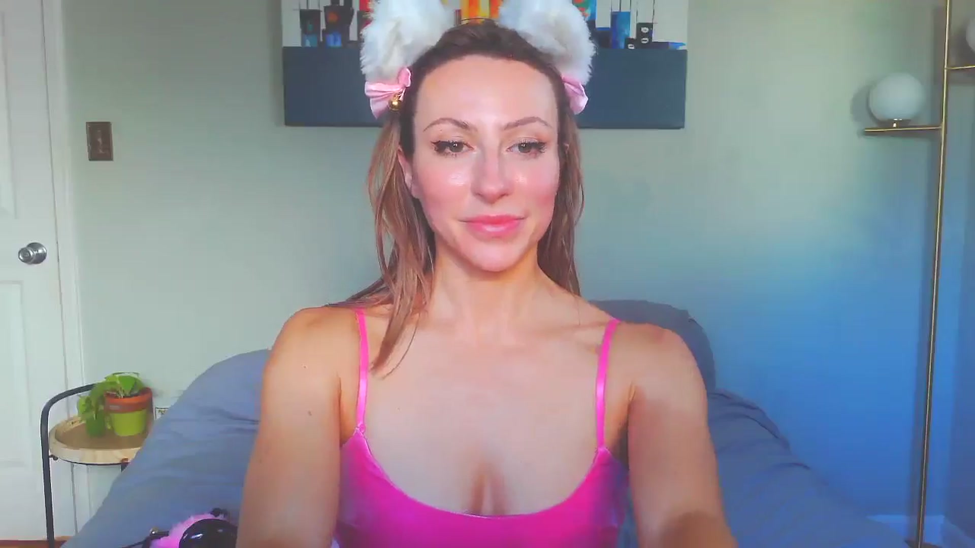 Gallery image thumbnail from bellabaxxxter's myfreecams stream on, 12/17/2024, 16:49 image 15 of 20