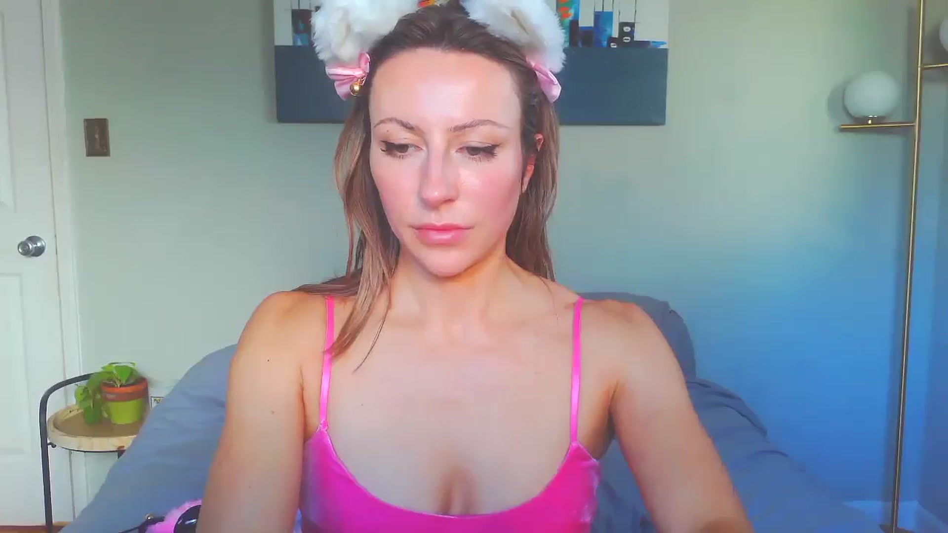 Gallery image thumbnail from bellabaxxxter's myfreecams stream on, 12/17/2024, 16:49 image 8 of 20