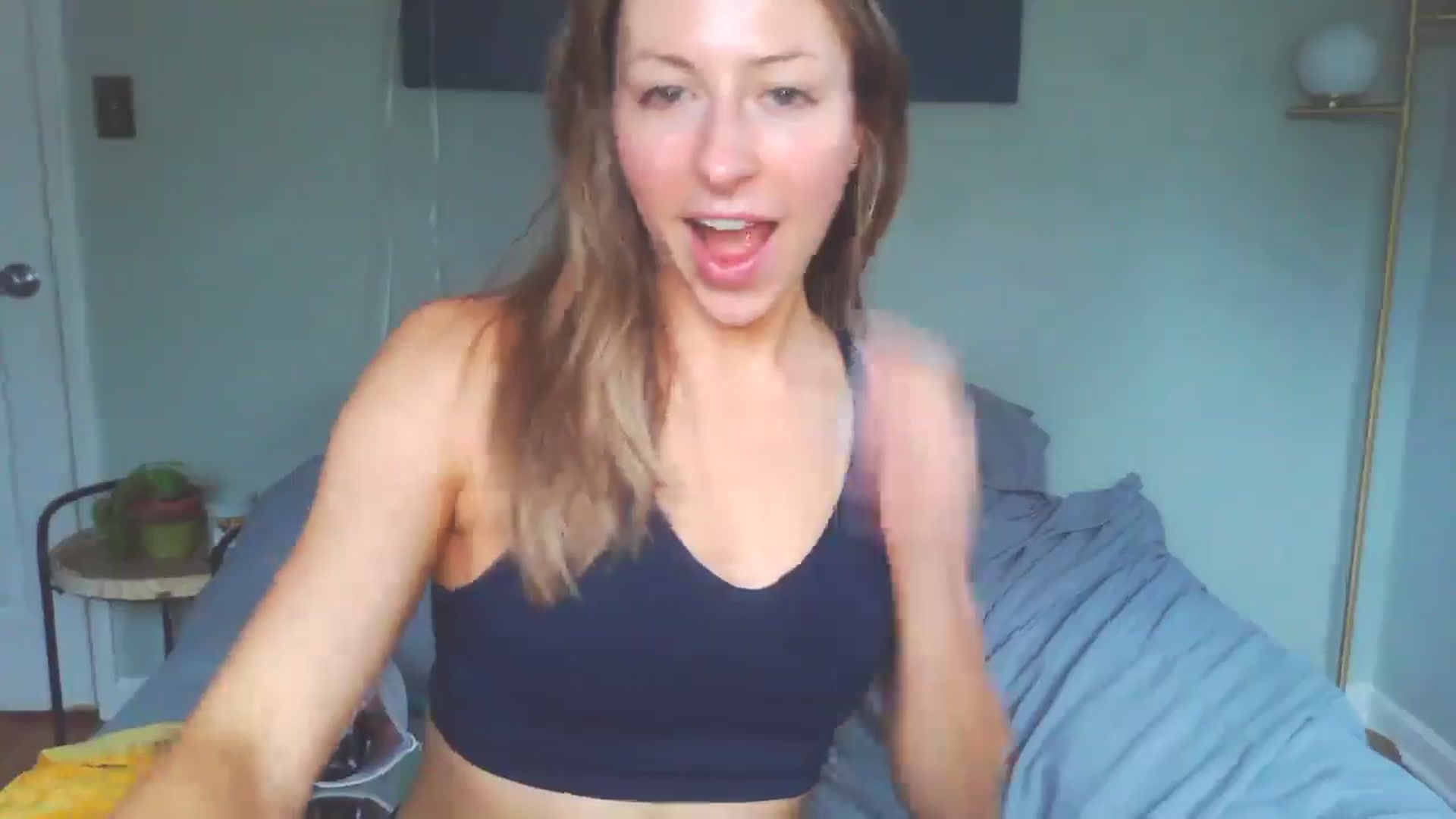 Gallery image thumbnail from bellabaxxxter's myfreecams stream on, 12/18/2024, 15:50 image 15 of 20