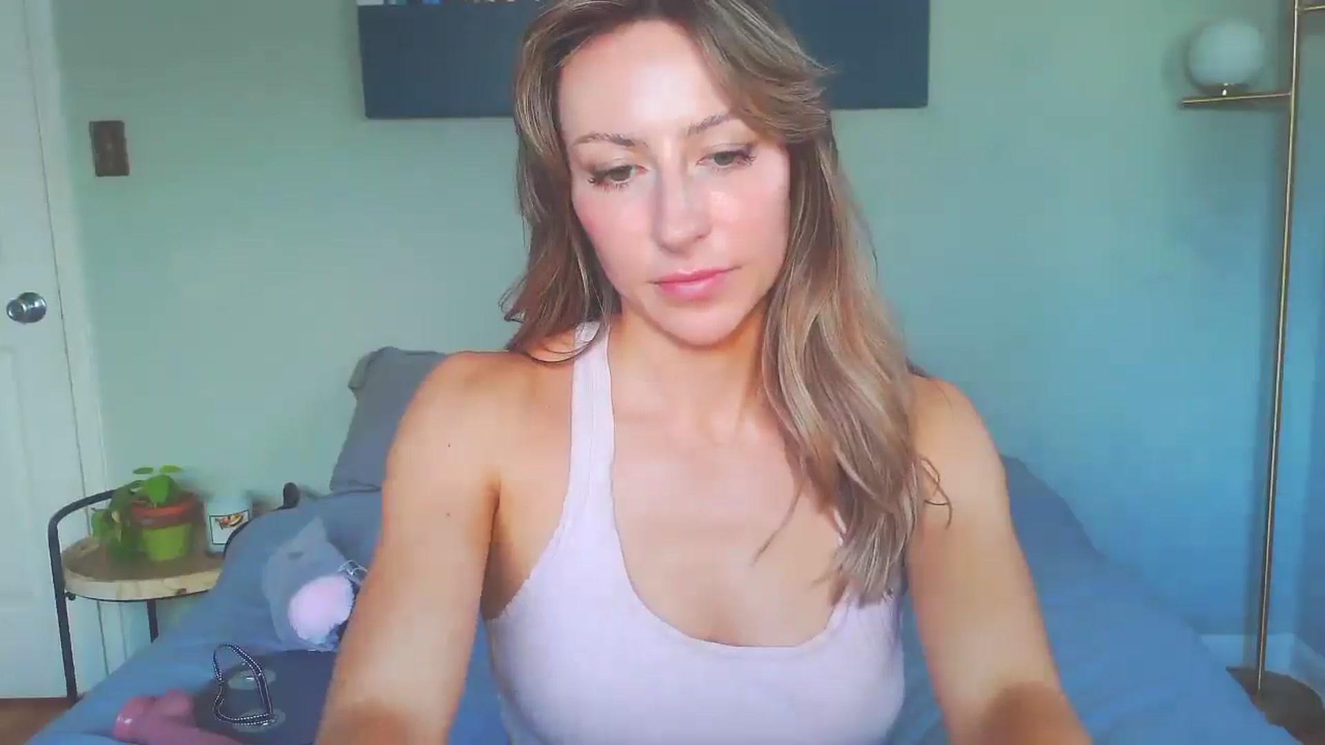 Gallery image thumbnail from bellabaxxxter's myfreecams stream on, 12/28/2024, 17:14 image 19 of 20
