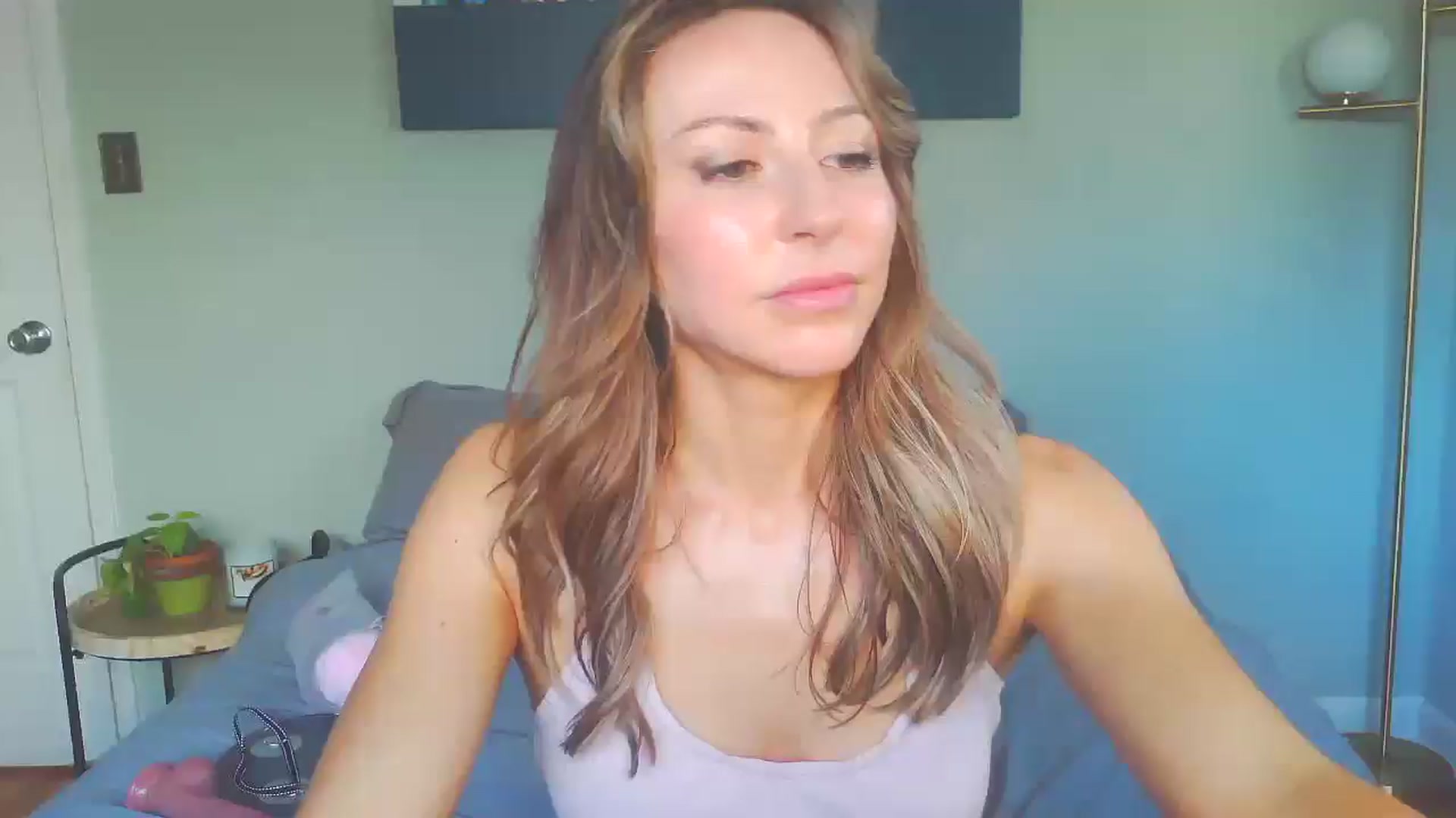 Gallery image thumbnail from bellabaxxxter's myfreecams stream on, 12/28/2024, 17:14 image 17 of 20
