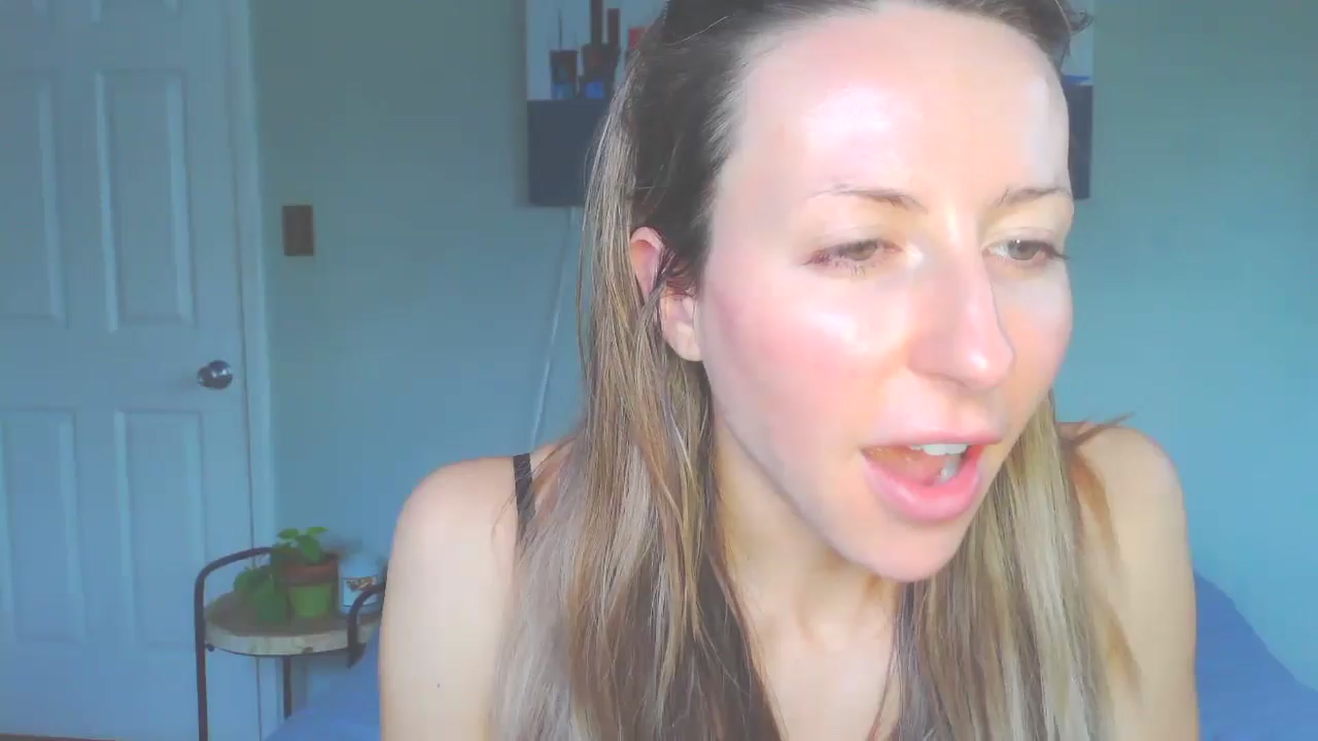 Gallery image thumbnail from bellabaxxxter's myfreecams stream on, 12/31/2024, 16:25 image 13 of 20