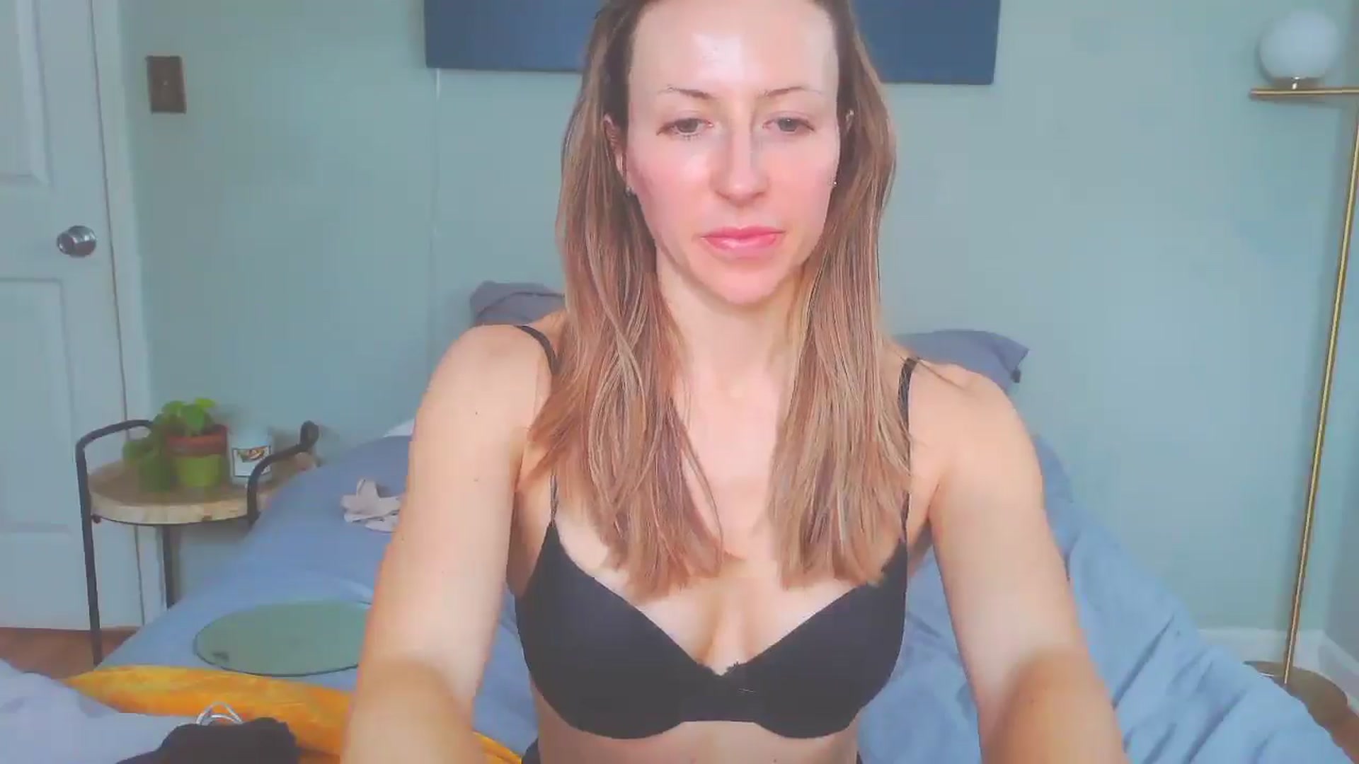 Gallery image thumbnail from bellabaxxxter's myfreecams stream on, 01/06/2025, 16:47 image 11 of 20