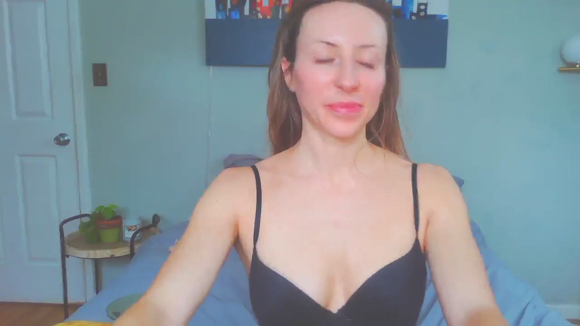 Gallery image thumbnail from bellabaxxxter's myfreecams stream on, 01/06/2025, 16:47 image 17 of 20