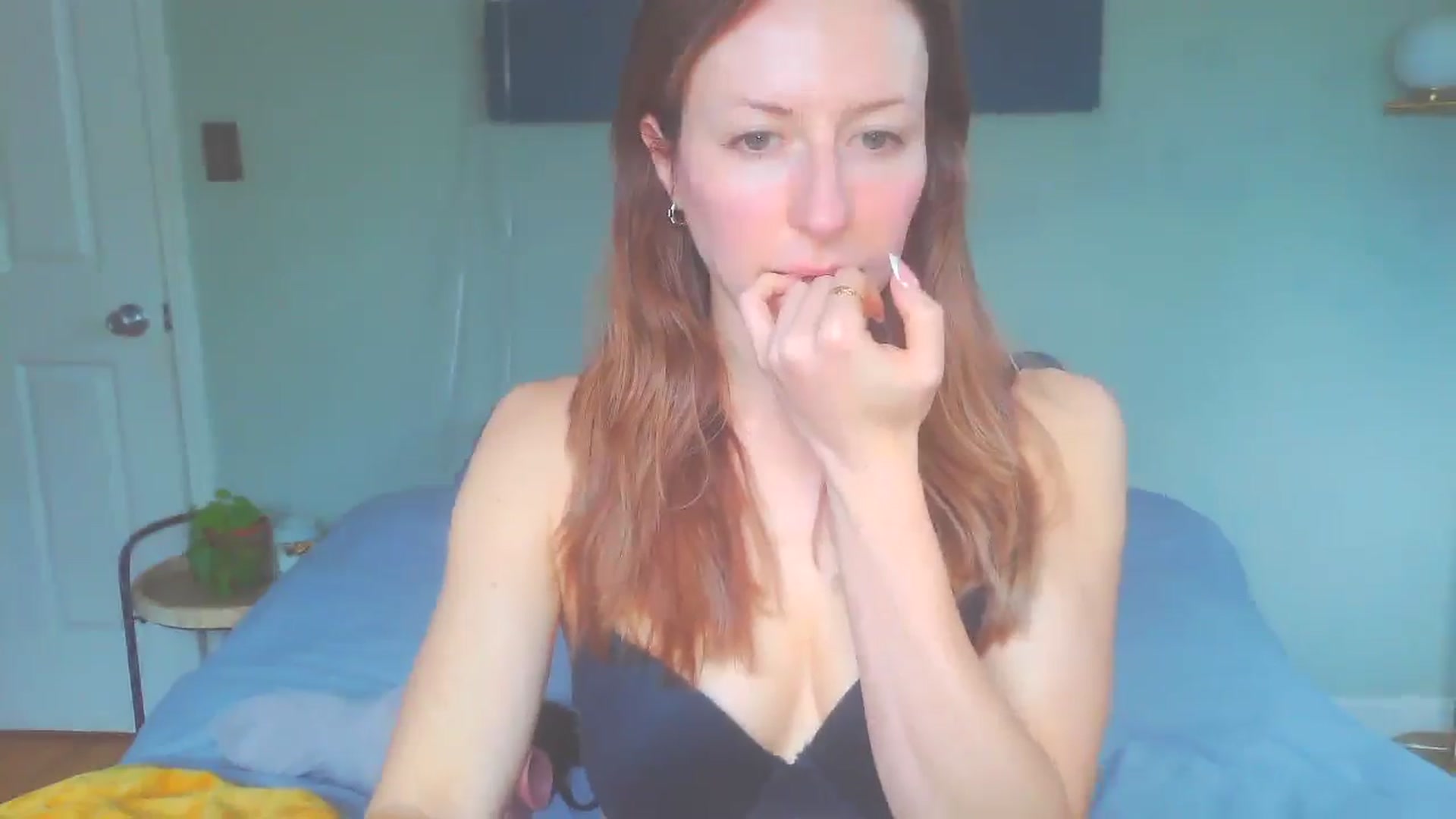 Gallery image thumbnail from bellabaxxxter's myfreecams stream on, 02/03/2025, 15:37 image 6 of 20