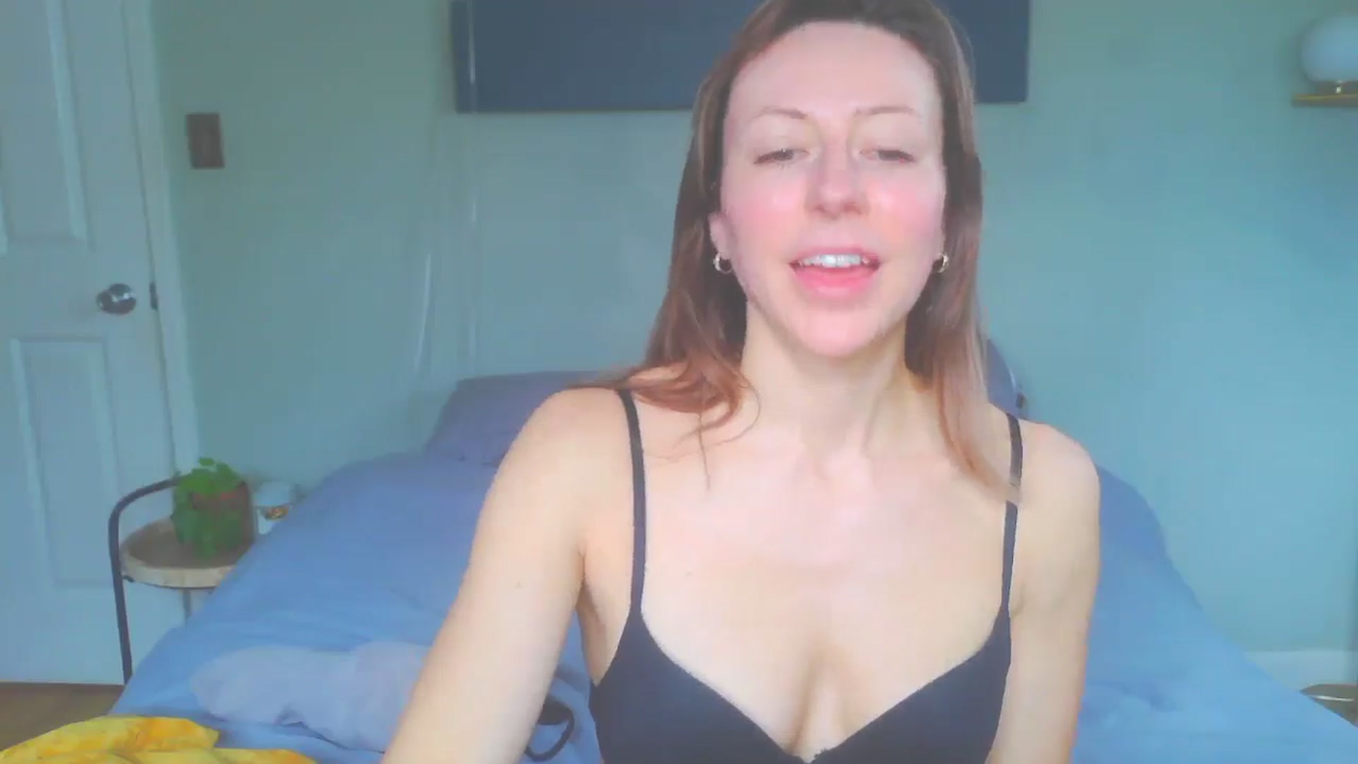 Gallery image thumbnail from bellabaxxxter's myfreecams stream on, 02/03/2025, 15:37 image 17 of 20