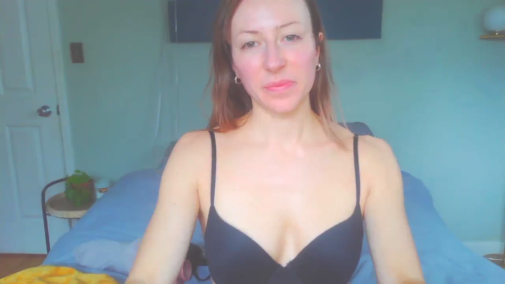 Gallery image thumbnail from bellabaxxxter's myfreecams stream on, 02/03/2025, 15:37 image 11 of 20