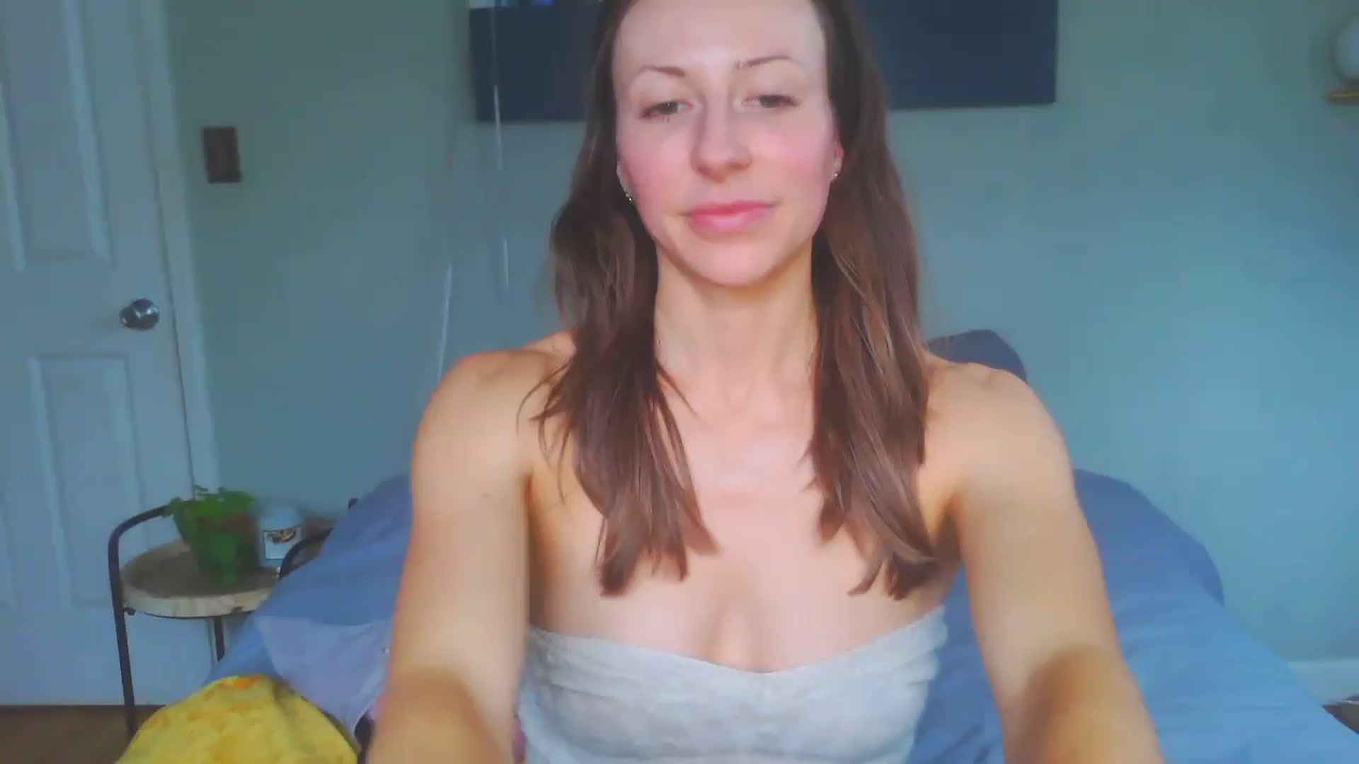Gallery image thumbnail from bellabaxxxter's myfreecams stream on, 02/06/2025, 19:09 image 17 of 20