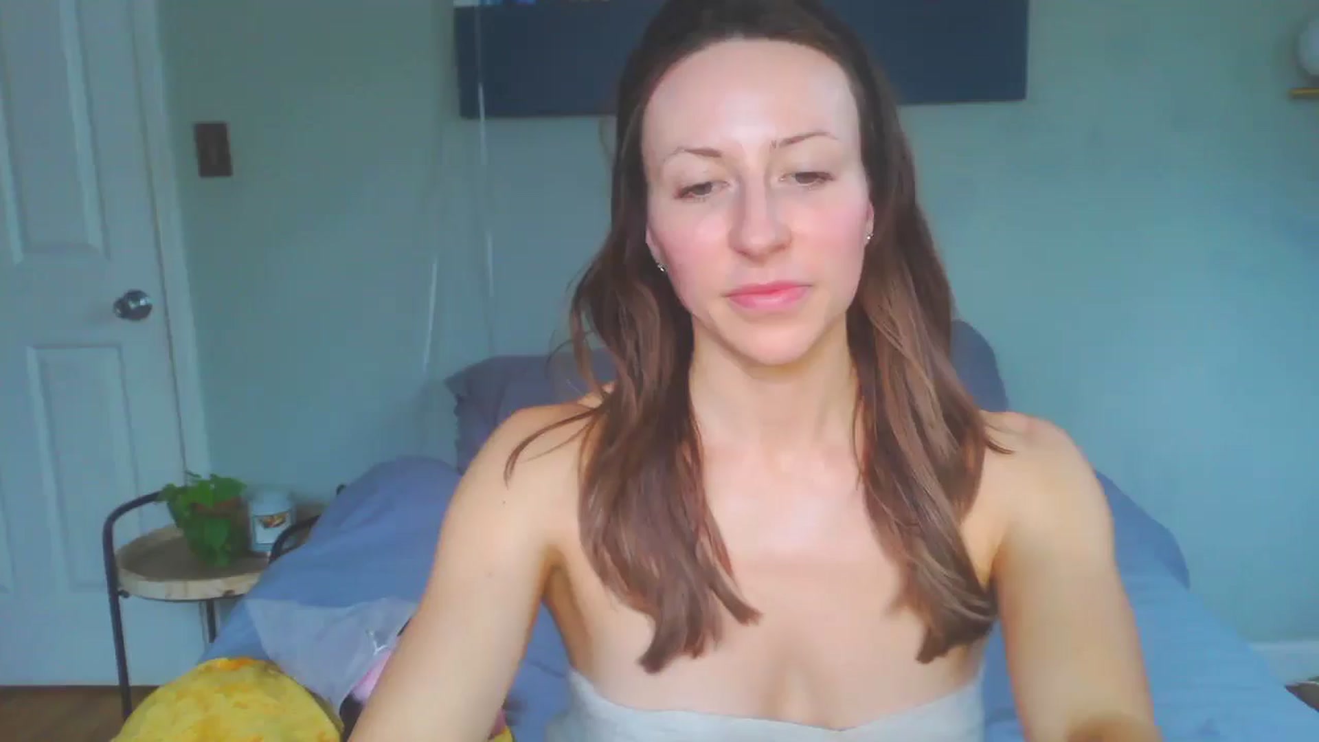 Gallery image thumbnail from bellabaxxxter's myfreecams stream on, 02/06/2025, 19:09 image 16 of 20
