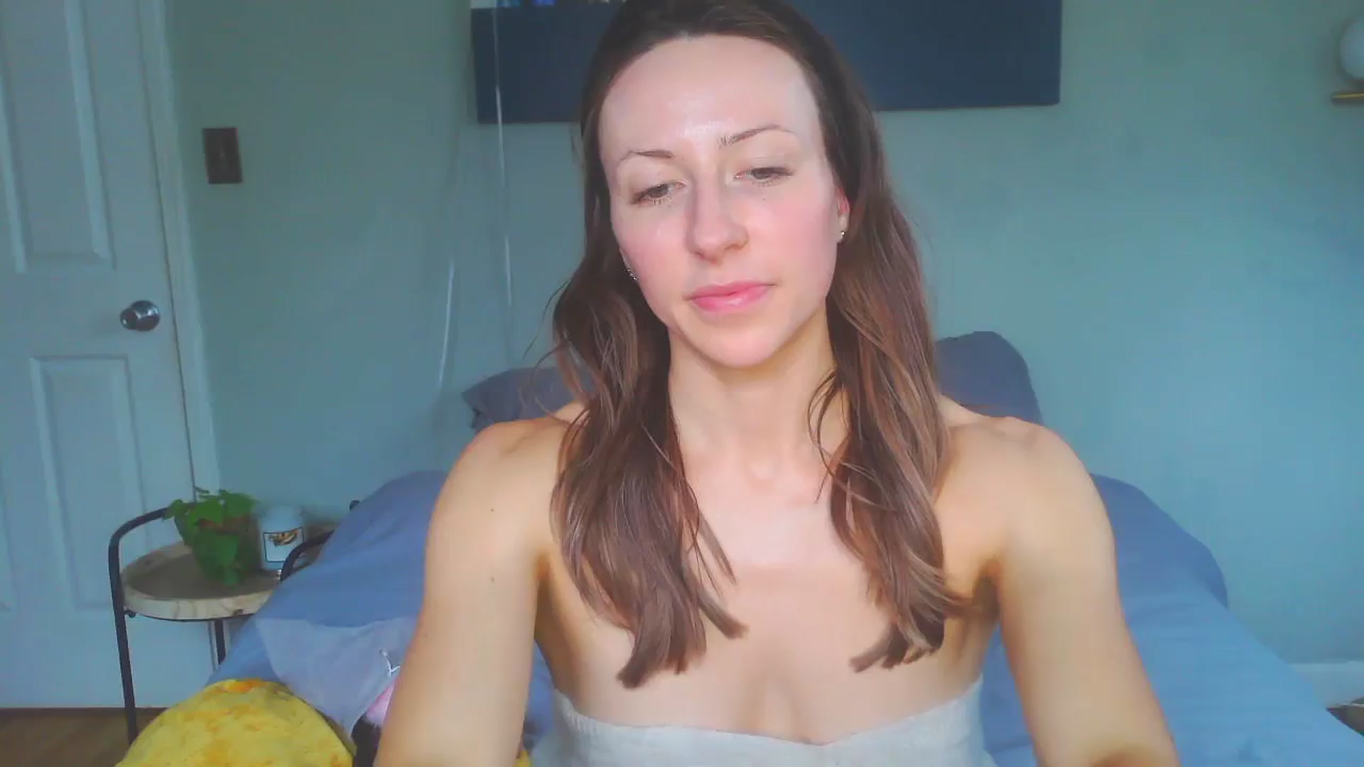 Gallery image thumbnail from bellabaxxxter's myfreecams stream on, 02/06/2025, 19:09 image 14 of 20