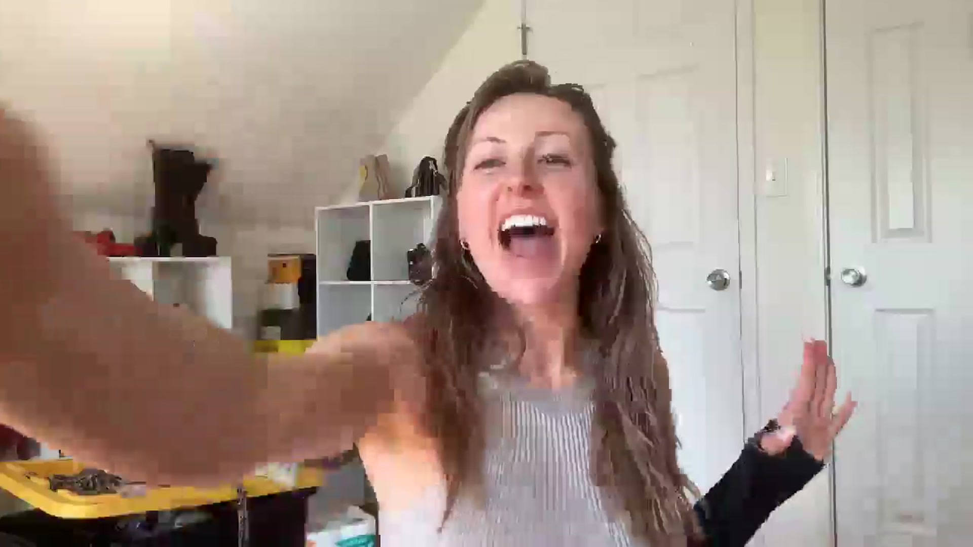 Gallery image thumbnail from bellabaxxxter's myfreecams stream on, 03/21/2025, 17:57 image 3 of 20