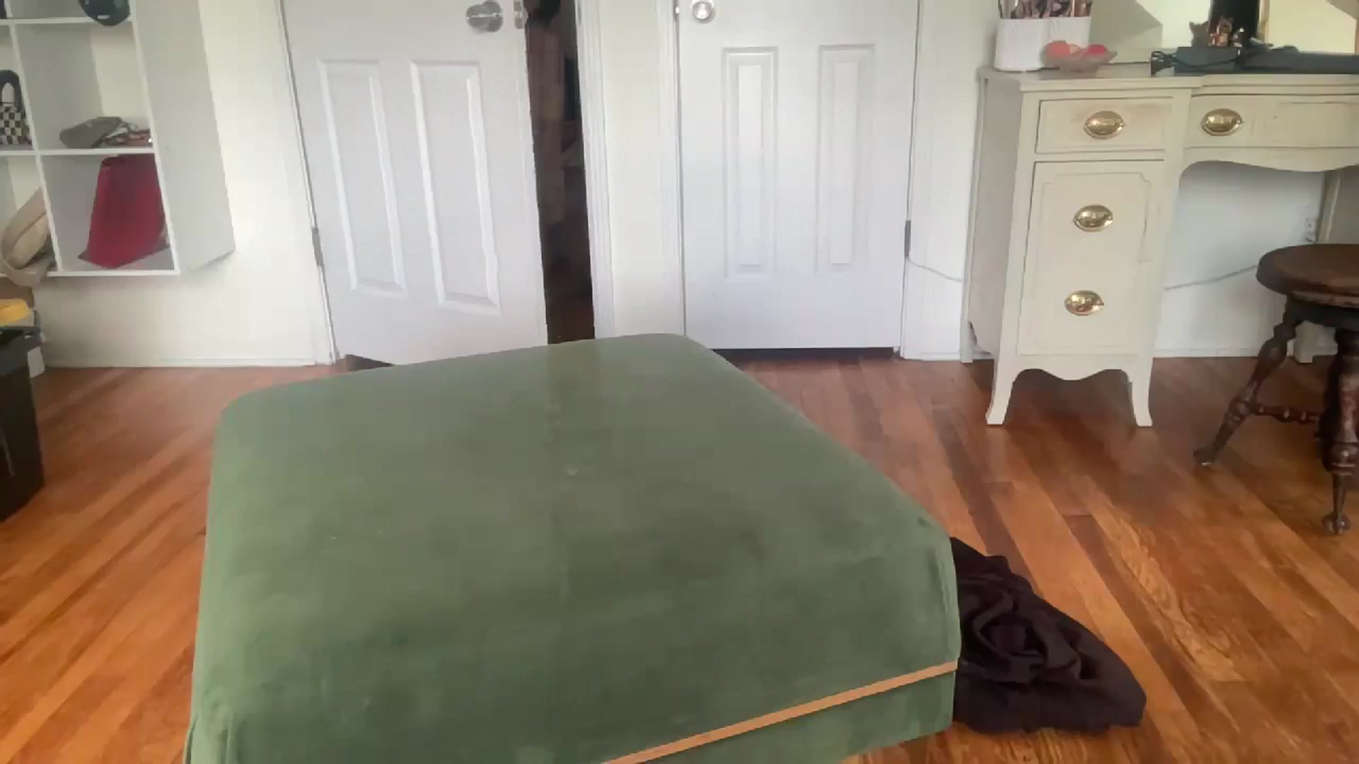 Gallery image thumbnail from bellabaxxxter's myfreecams stream on, 03/26/2025, 17:48 image 9 of 20