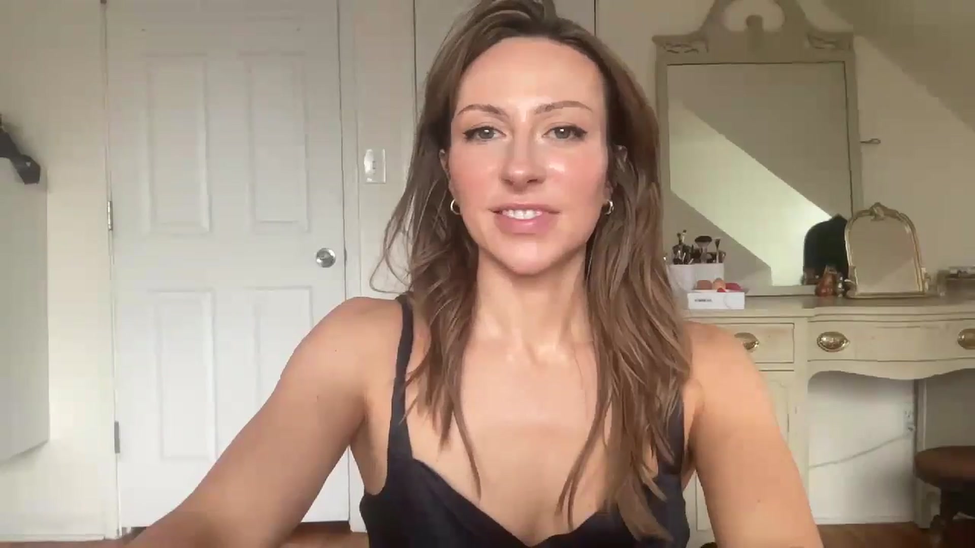 Gallery image thumbnail from bellabaxxxter's myfreecams stream on, 04/02/2025, 14:38 image 5 of 20
