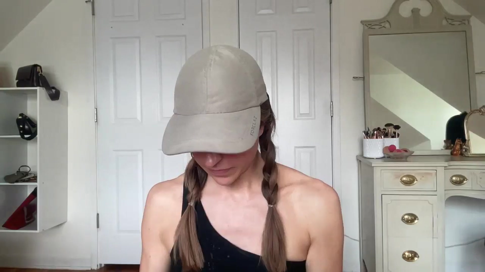 Gallery image thumbnail from bellabaxxxter's myfreecams stream on, 04/10/2025, 17:37 image 17 of 20