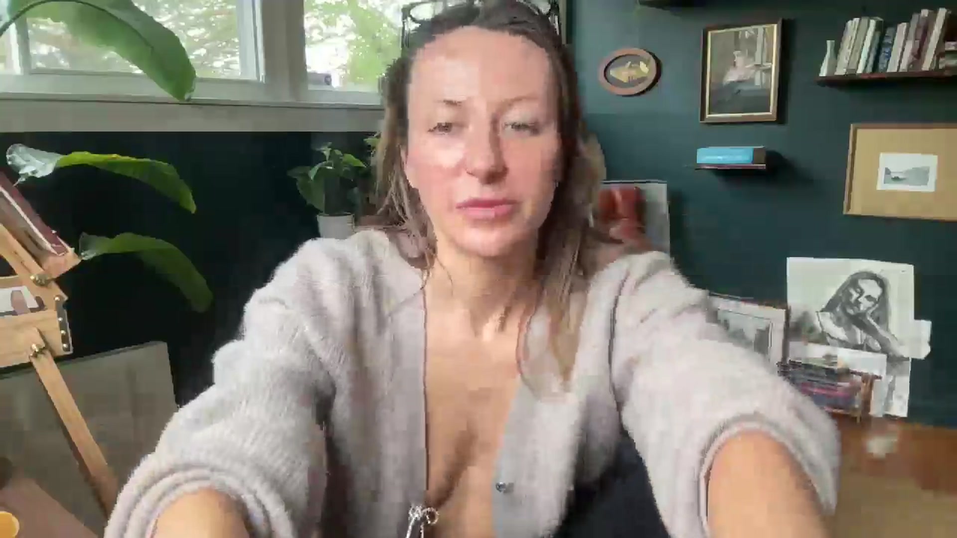 Gallery image thumbnail from bellabaxxxter's myfreecams stream on, 04/26/2025, 15:52 image 15 of 20