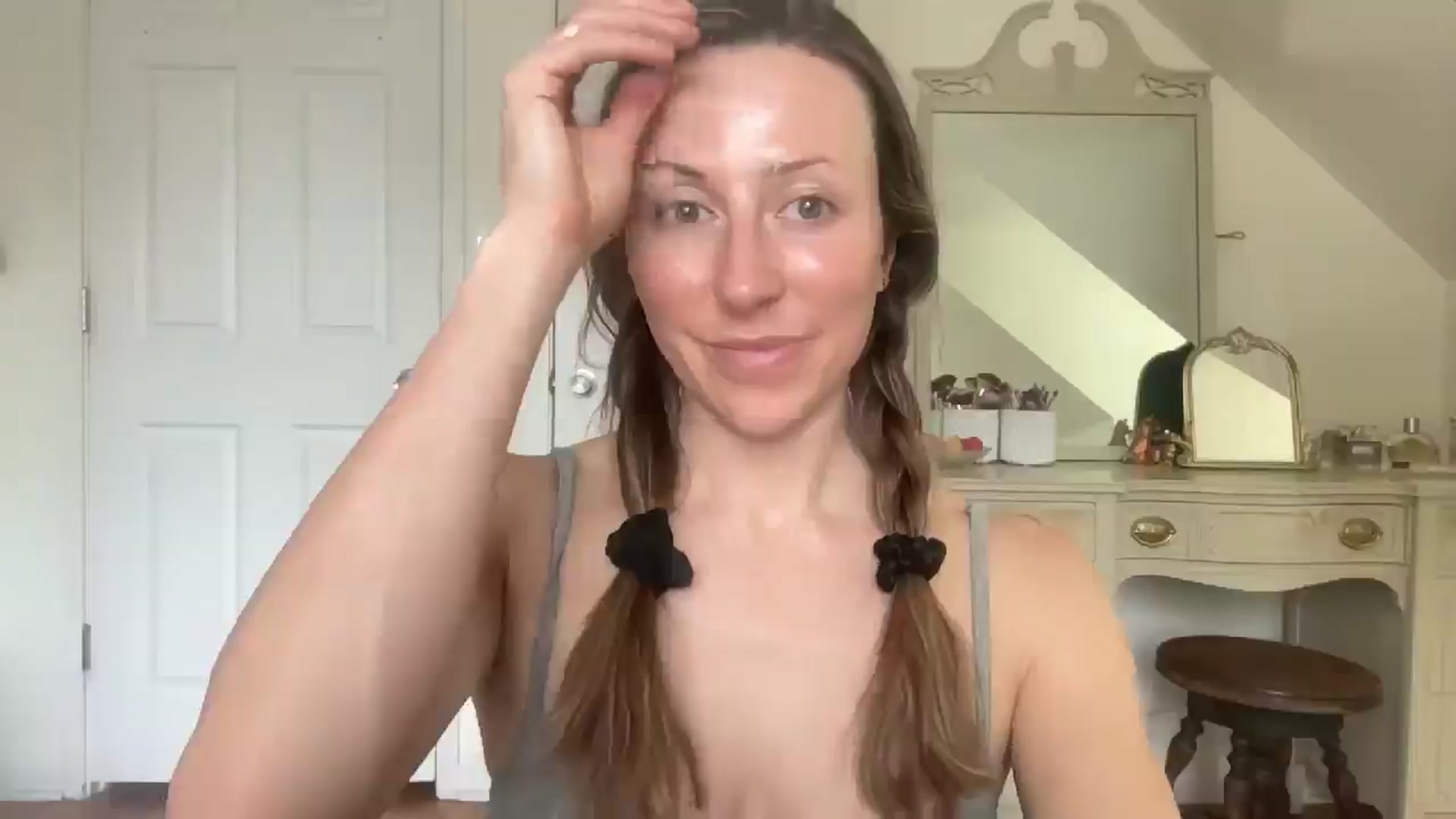 Gallery image thumbnail from bellabaxxxter's myfreecams stream on, 06/03/2025, 16:38 image 14 of 20