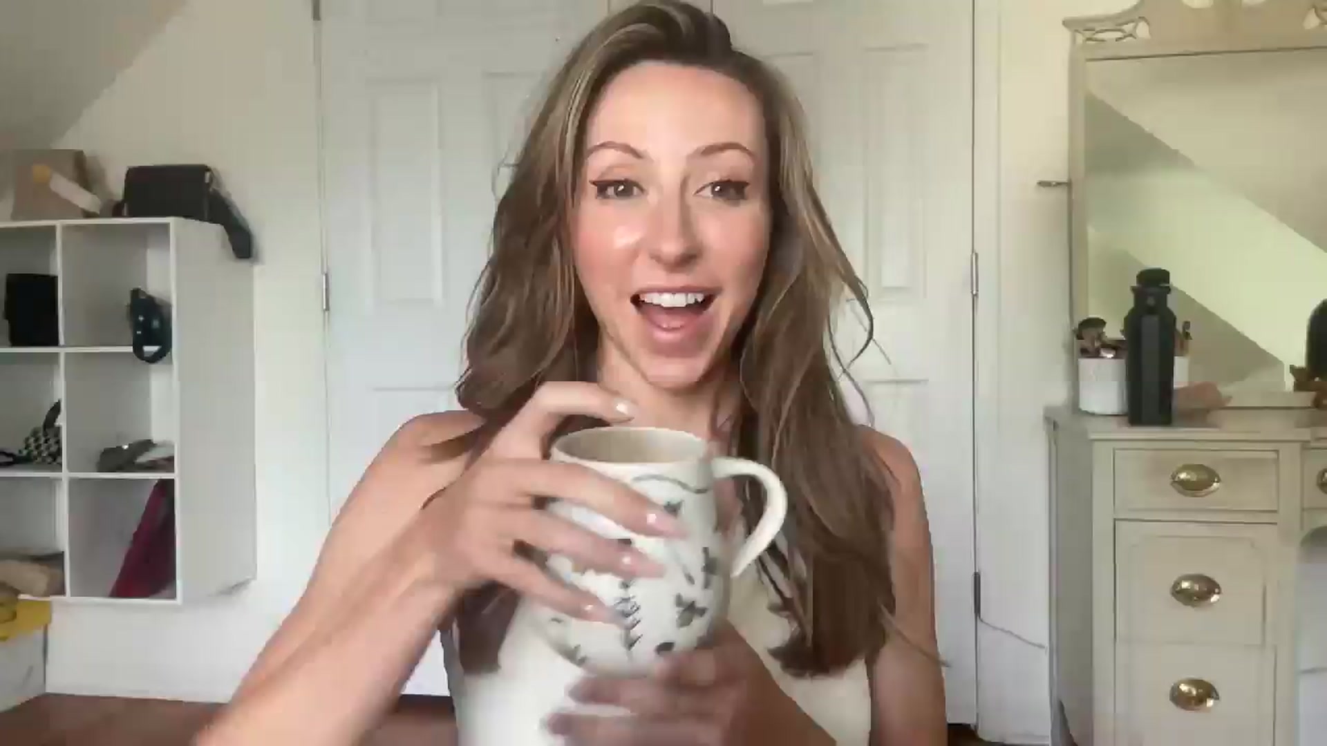 Gallery image thumbnail from bellabaxxxter's myfreecams stream on, 06/25/2025, 14:16 image 1 of 20