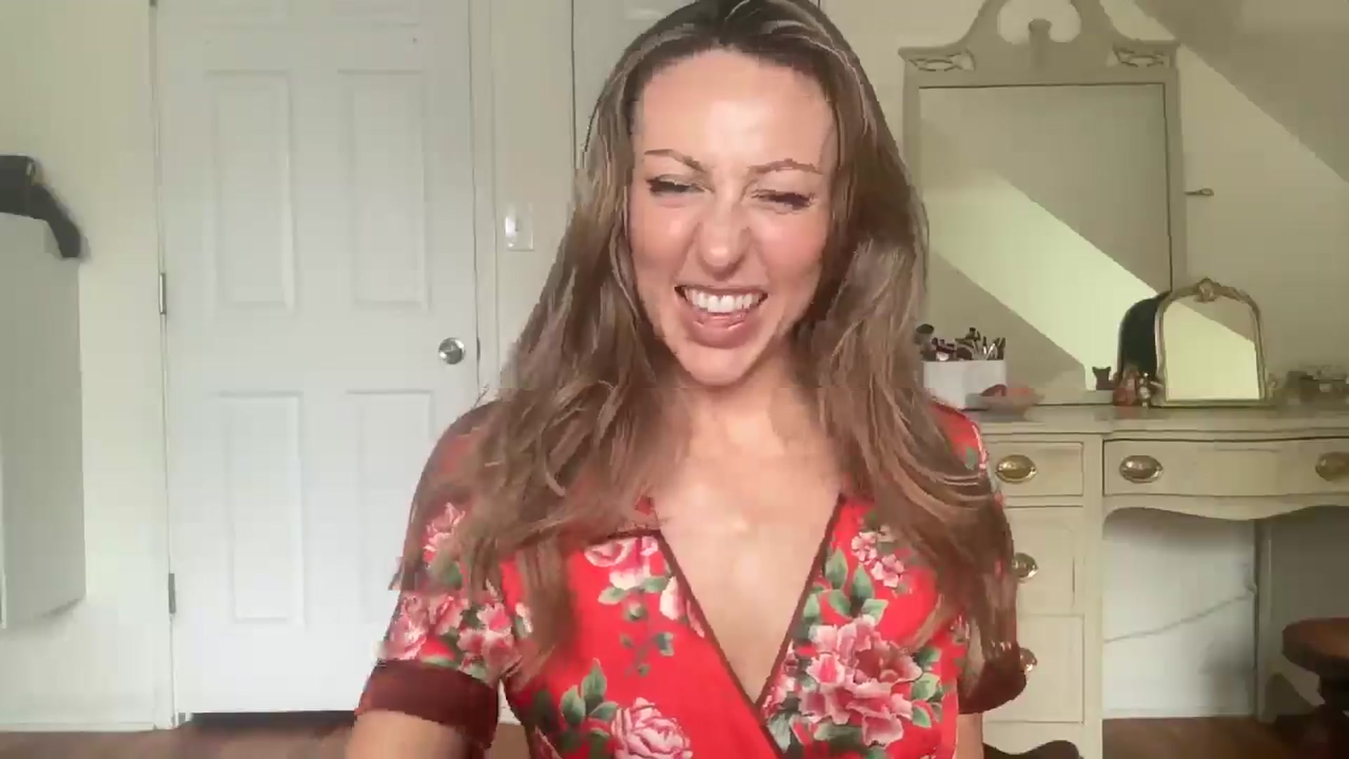 Gallery image thumbnail from bellabaxxxter's myfreecams stream on, 06/30/2025, 15:01 image 7 of 20