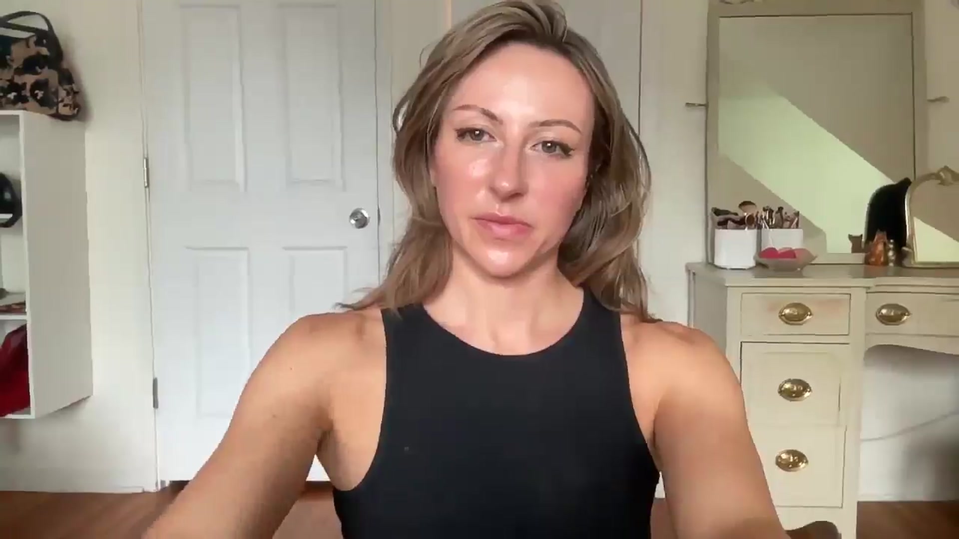 Gallery image thumbnail from bellabaxxxter's myfreecams stream on, 07/19/2025, 20:42 image 6 of 20