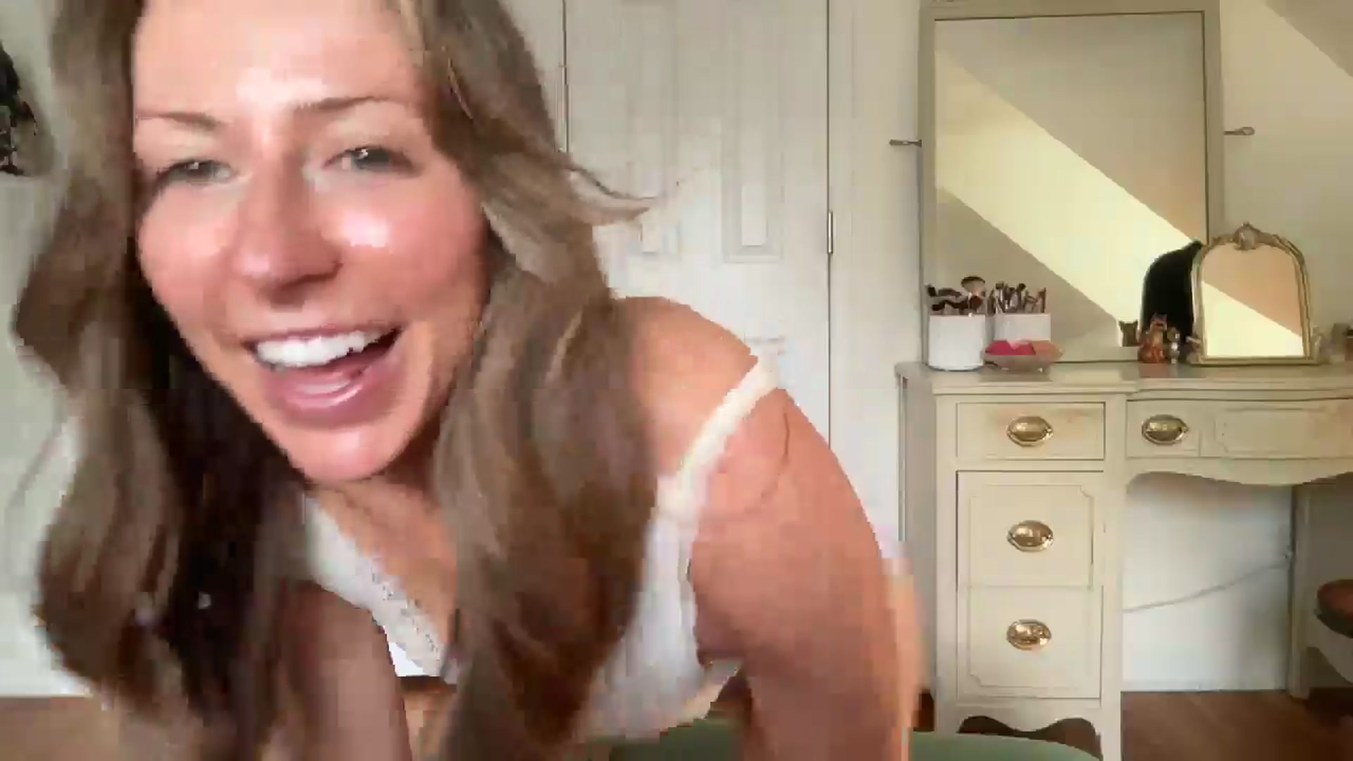 Gallery image thumbnail from bellabaxxxter's myfreecams stream on, 07/21/2025, 15:27 image 10 of 20