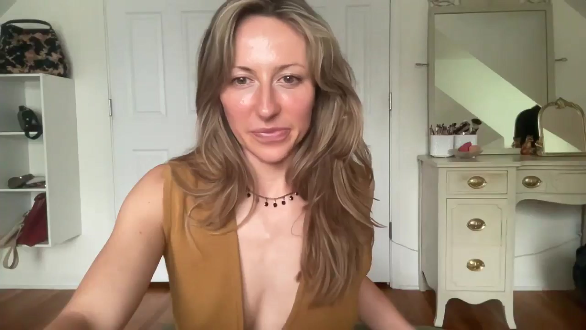 Gallery image thumbnail from bellabaxxxter's myfreecams stream on, 07/31/2025, 15:54 image 6 of 20