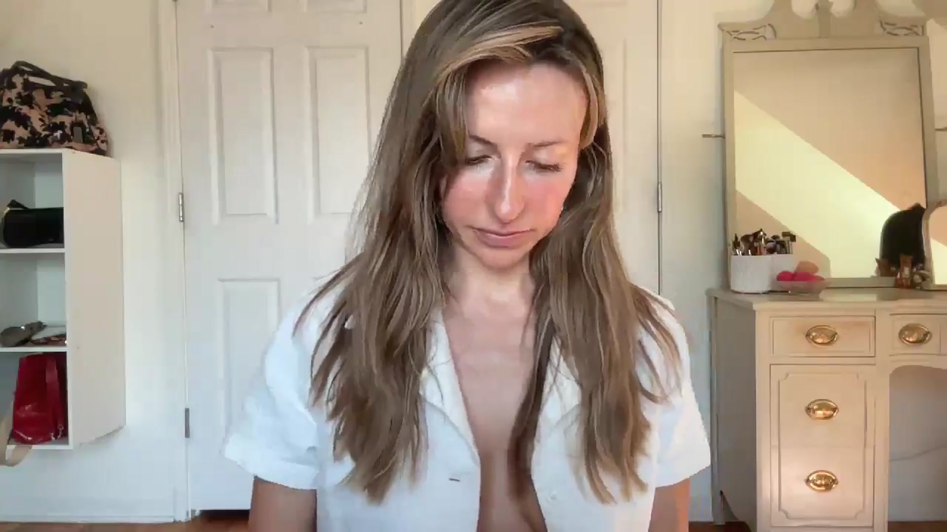 Gallery image thumbnail from bellabaxxxter's myfreecams stream on, 08/14/2025, 14:35 image 18 of 20