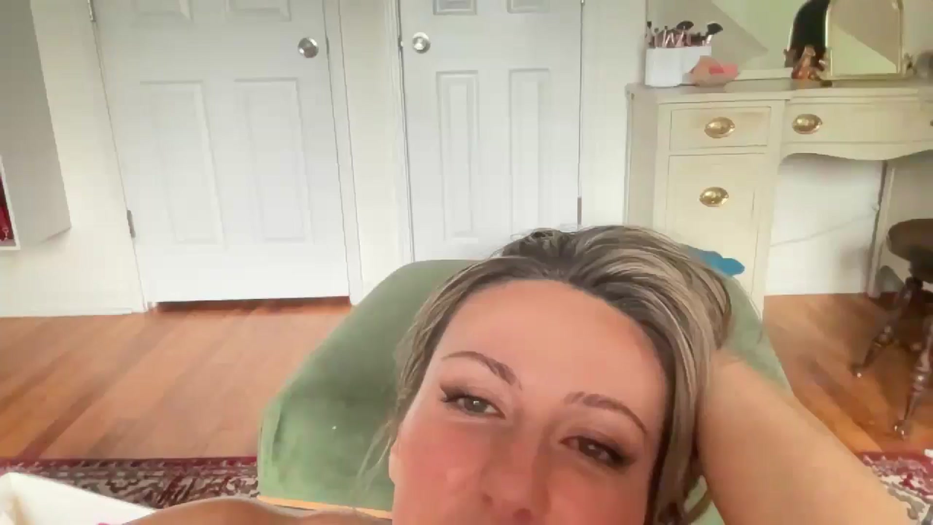 Gallery image thumbnail from bellabaxxxter's myfreecams stream on, 08/15/2025, 20:48 image 20 of 20